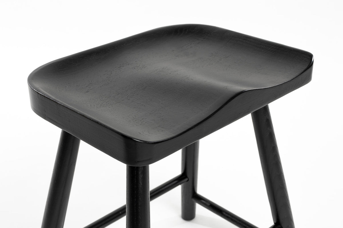 Hocker VANDER in Holz/Schwarz präsentiert im Onlineshop von KAQTU Design AG. Hocker ist von White Label Living