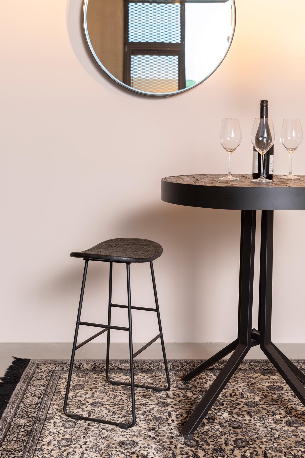 Barstuhl Tangle in Schwarz präsentiert im Onlineshop von KAQTU Design AG. Barstuhl ist von White Label Living