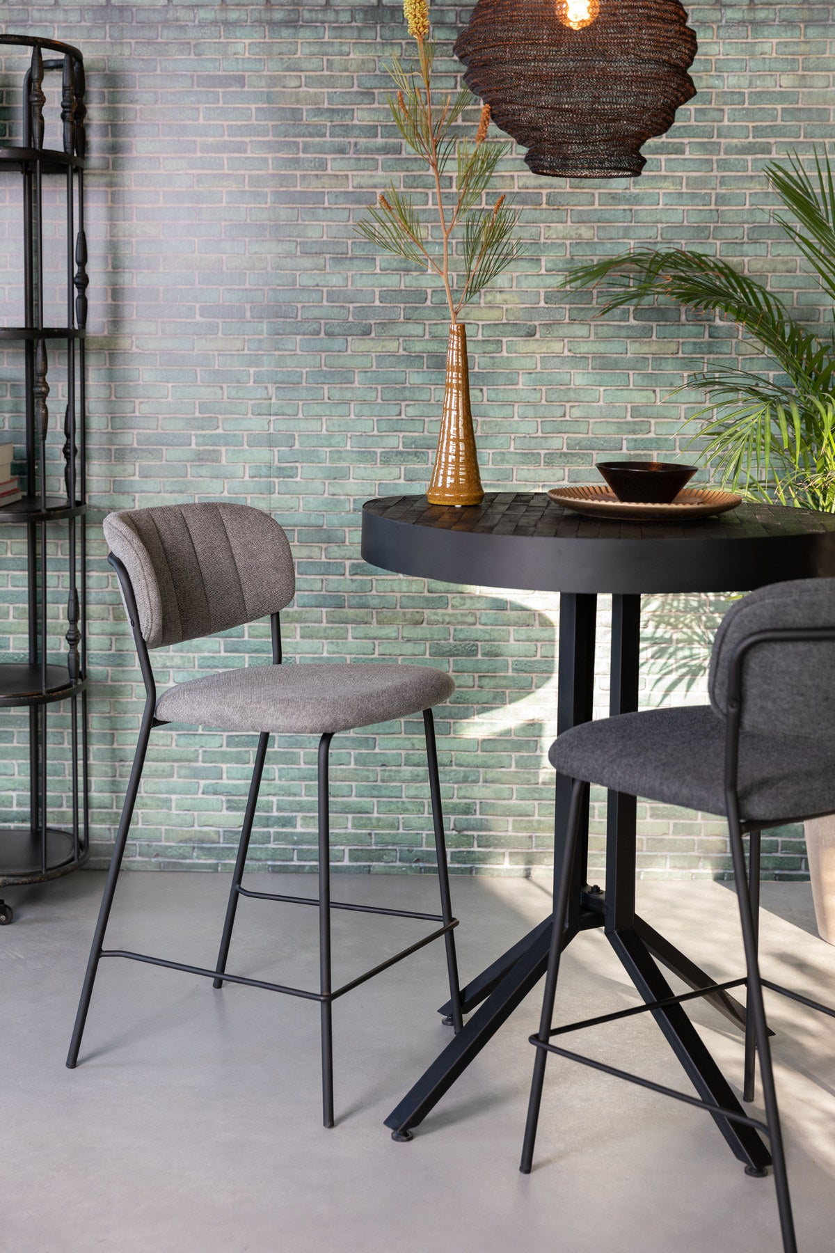 Barstuhl Jolien gepolstert in Grau präsentiert im Onlineshop von KAQTU Design AG. Barstuhl ist von White Label Living