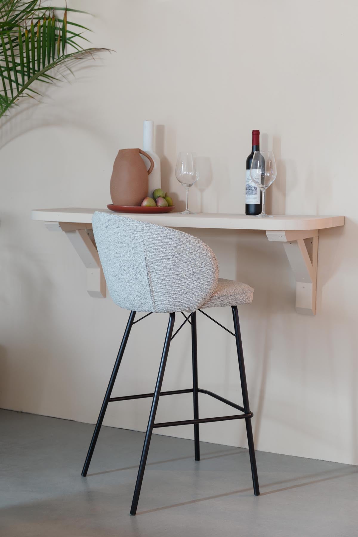 Barhocker Joa Beige in beige präsentiert im Onlineshop von KAQTU Design AG. Barstuhl ist von White Label Living