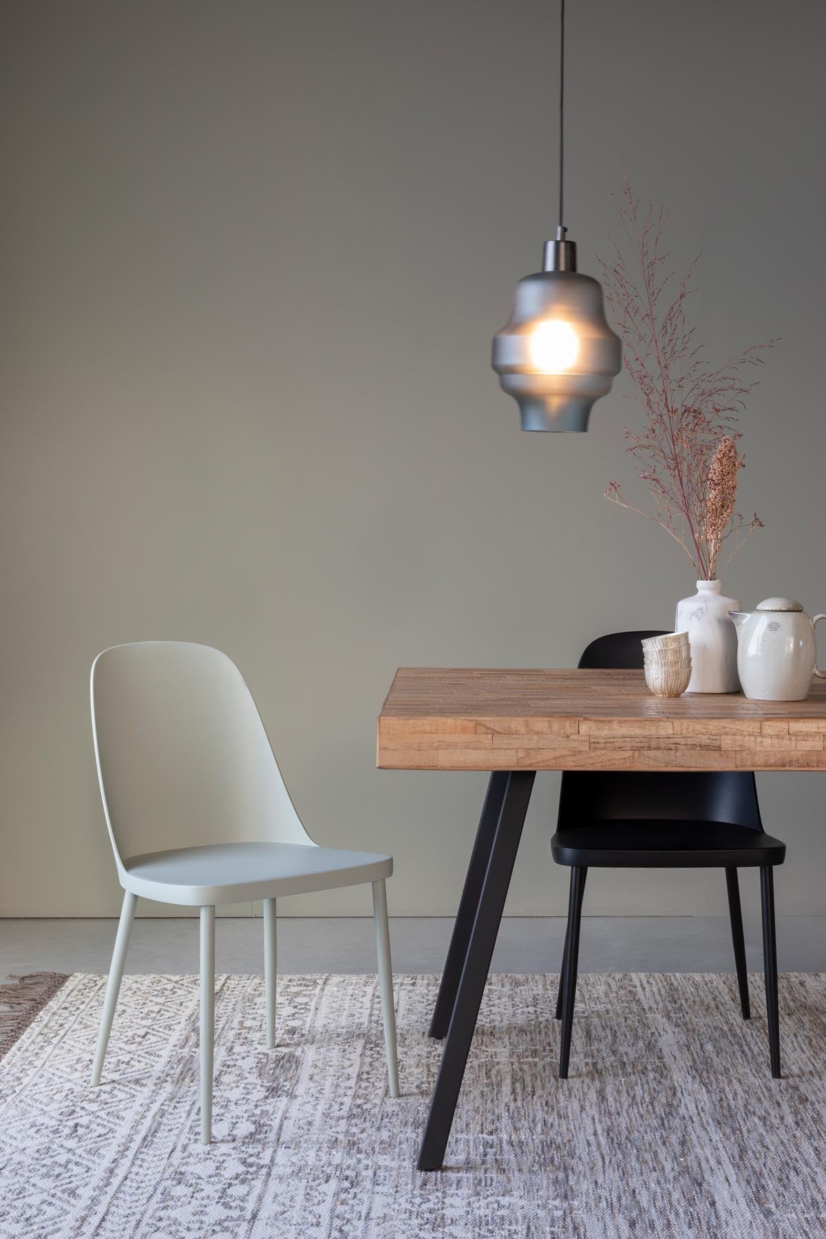 Tisch Suri in Natur präsentiert im Onlineshop von KAQTU Design AG. Esstisch ist von White Label Living