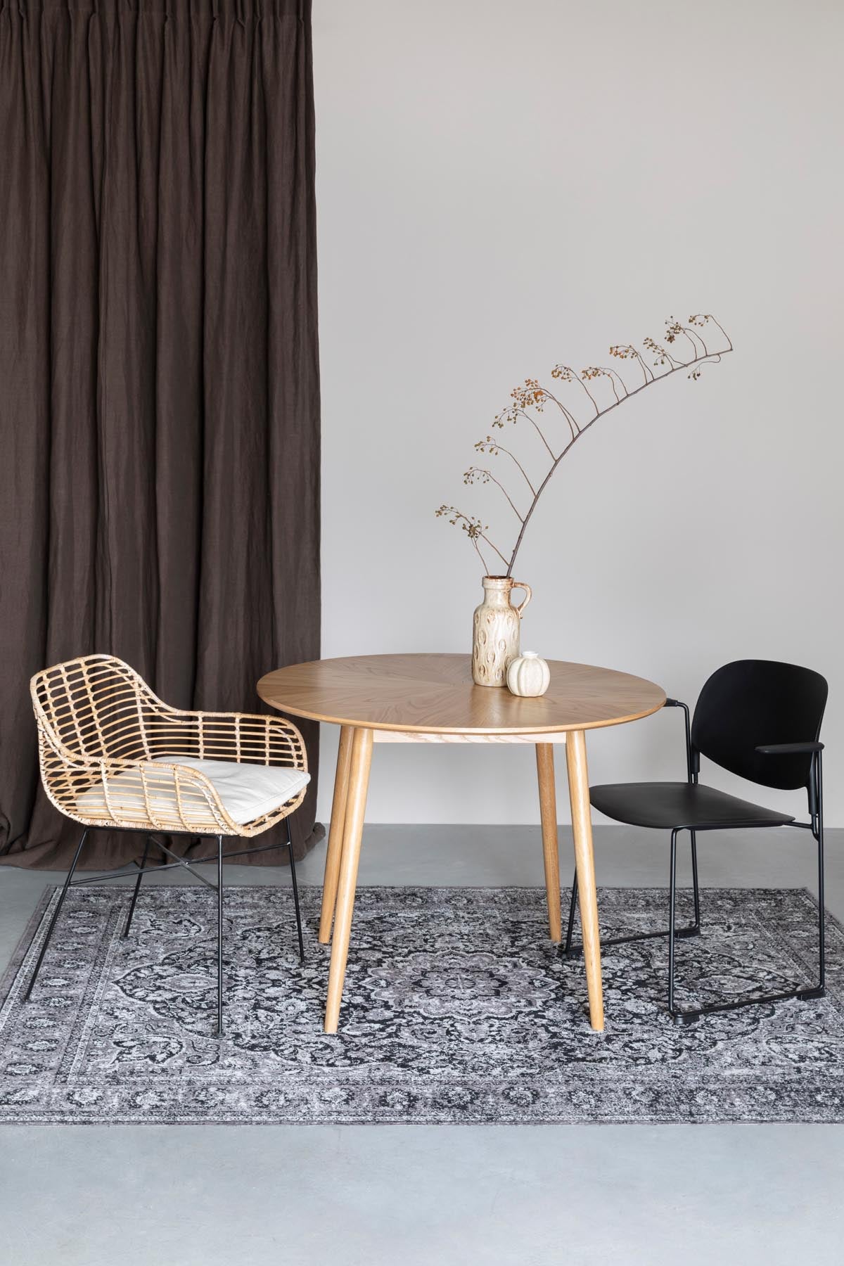 Tisch Fabio rund in Natur präsentiert im Onlineshop von KAQTU Design AG. Esstisch ist von White Label Living