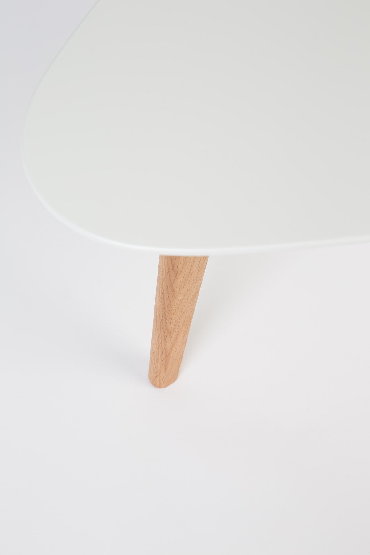 Beistelltisch Drop 2er Set in Weiss präsentiert im Onlineshop von KAQTU Design AG. Couchtisch ist von White Label Living