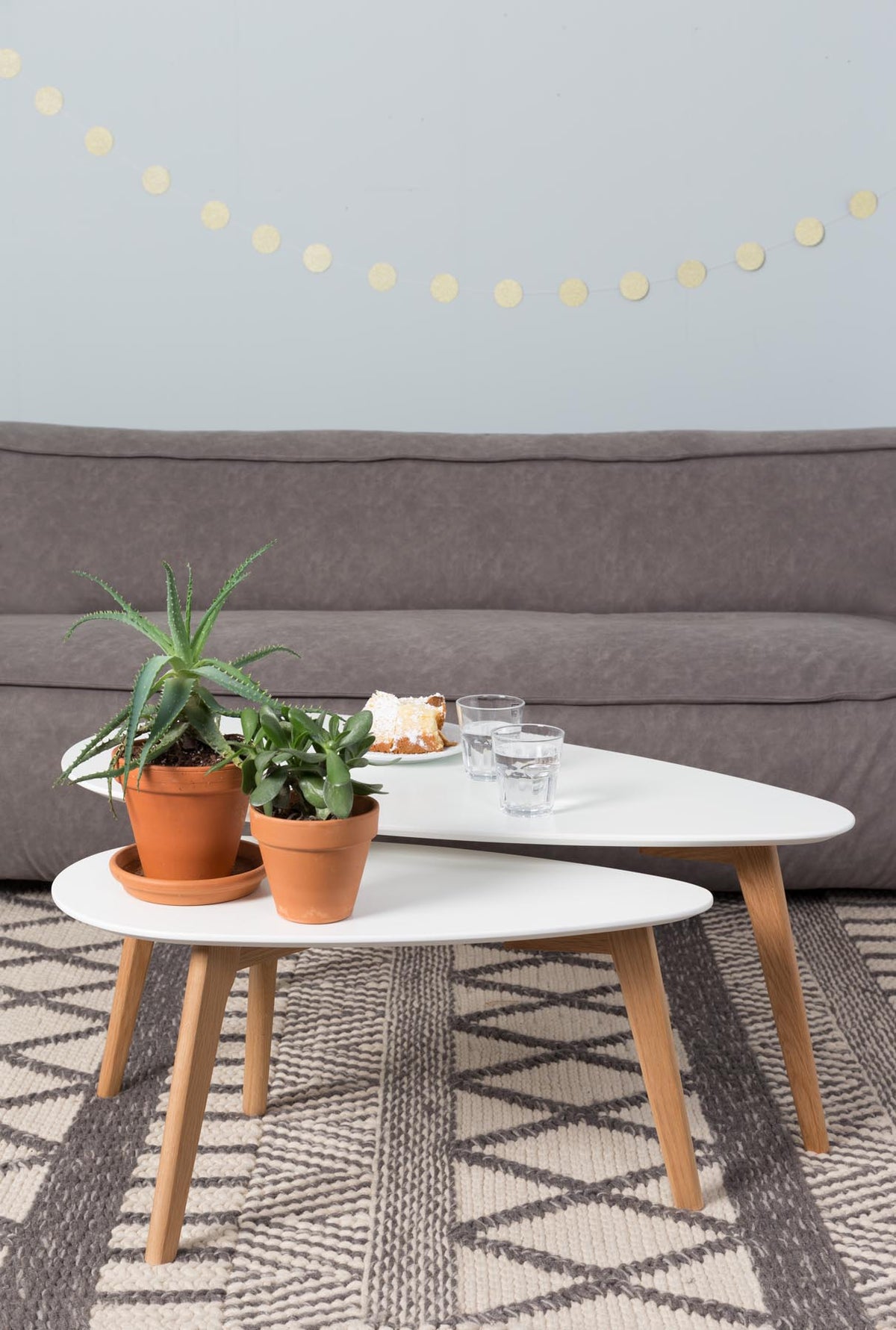 Beistelltisch Drop 2er Set in Weiss präsentiert im Onlineshop von KAQTU Design AG. Couchtisch ist von White Label Living