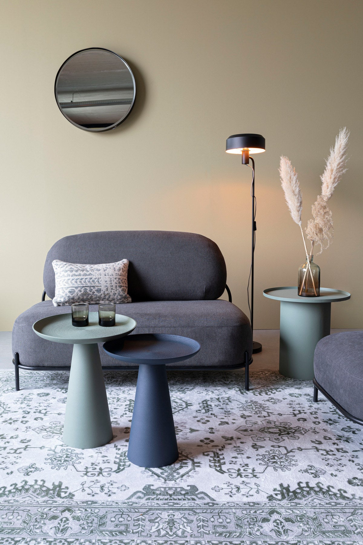 Beistelltisch Ringar in Grün präsentiert im Onlineshop von KAQTU Design AG. Beistelltisch ist von White Label Living