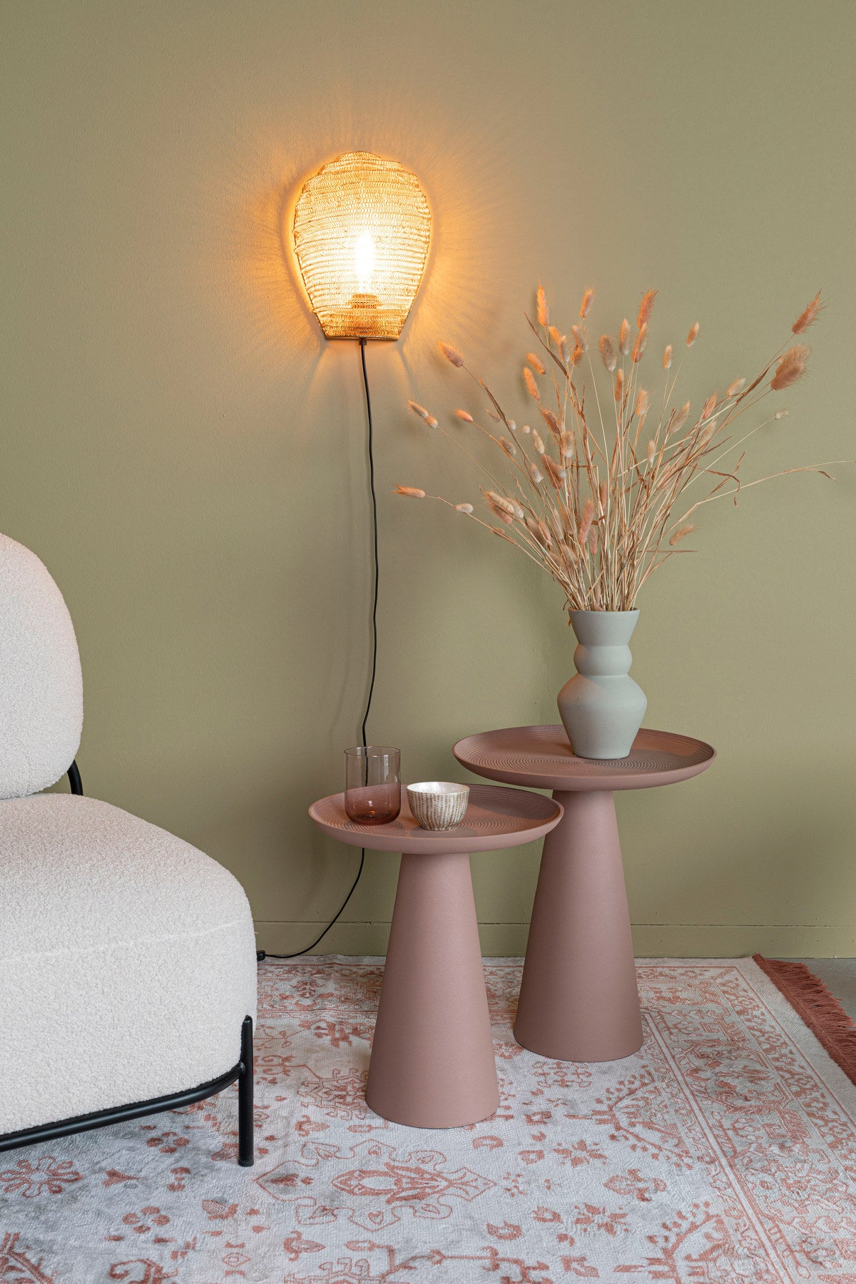 Beistelltisch Ringar in Rosa präsentiert im Onlineshop von KAQTU Design AG. Beistelltisch ist von White Label Living