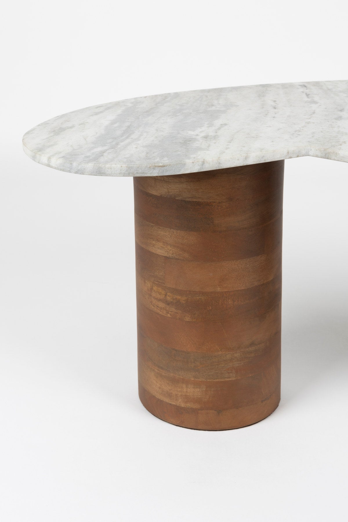 Peli Couchtisch in beige präsentiert im Onlineshop von KAQTU Design AG. Couchtisch ist von White Label Living