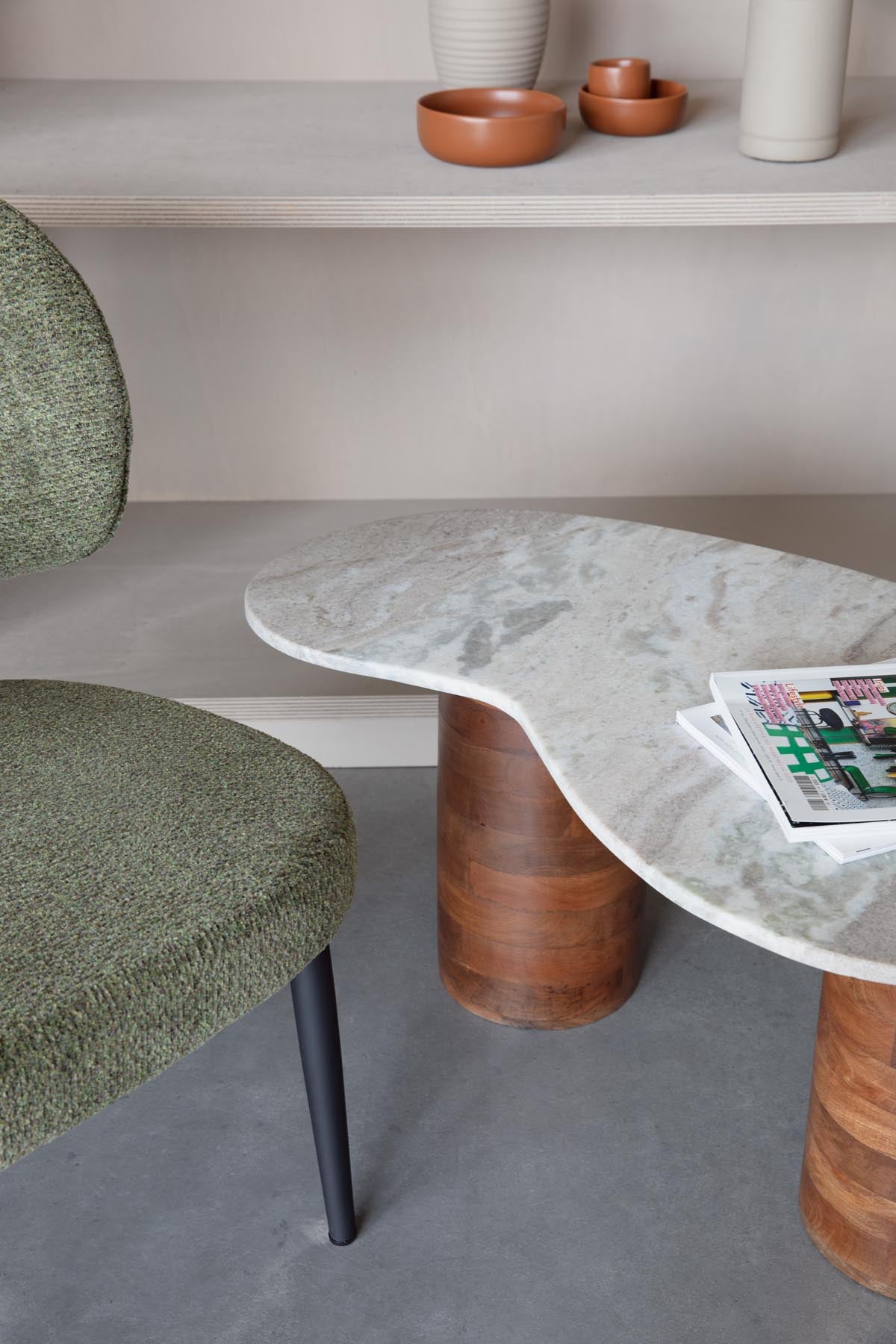 Peli Couchtisch in beige präsentiert im Onlineshop von KAQTU Design AG. Couchtisch ist von White Label Living