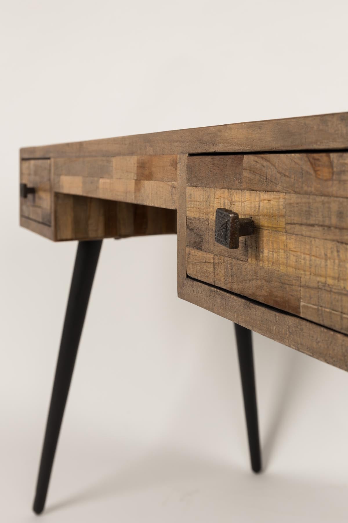 Schreibtisch LEO in Braun präsentiert im Onlineshop von KAQTU Design AG. Schreibtisch ist von White Label Living