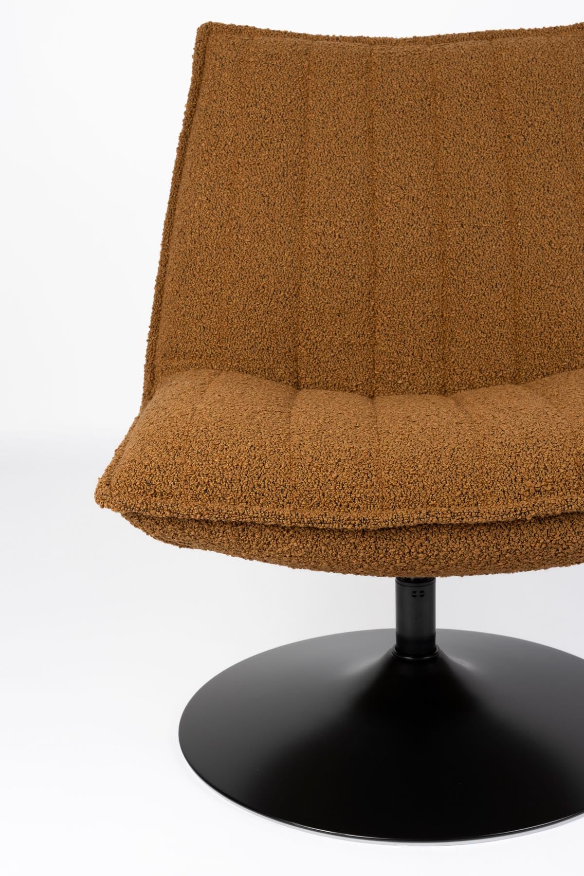 Loungesessel JAX in Braun präsentiert im Onlineshop von KAQTU Design AG. Sessel ist von White Label Living