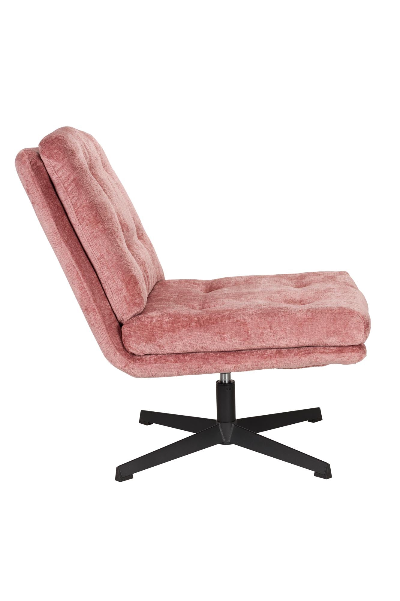 Der Kai Sessel von White Label Living bietet zeitgemäßen Stil und Bequemlichkeit für moderne Wohnräume.