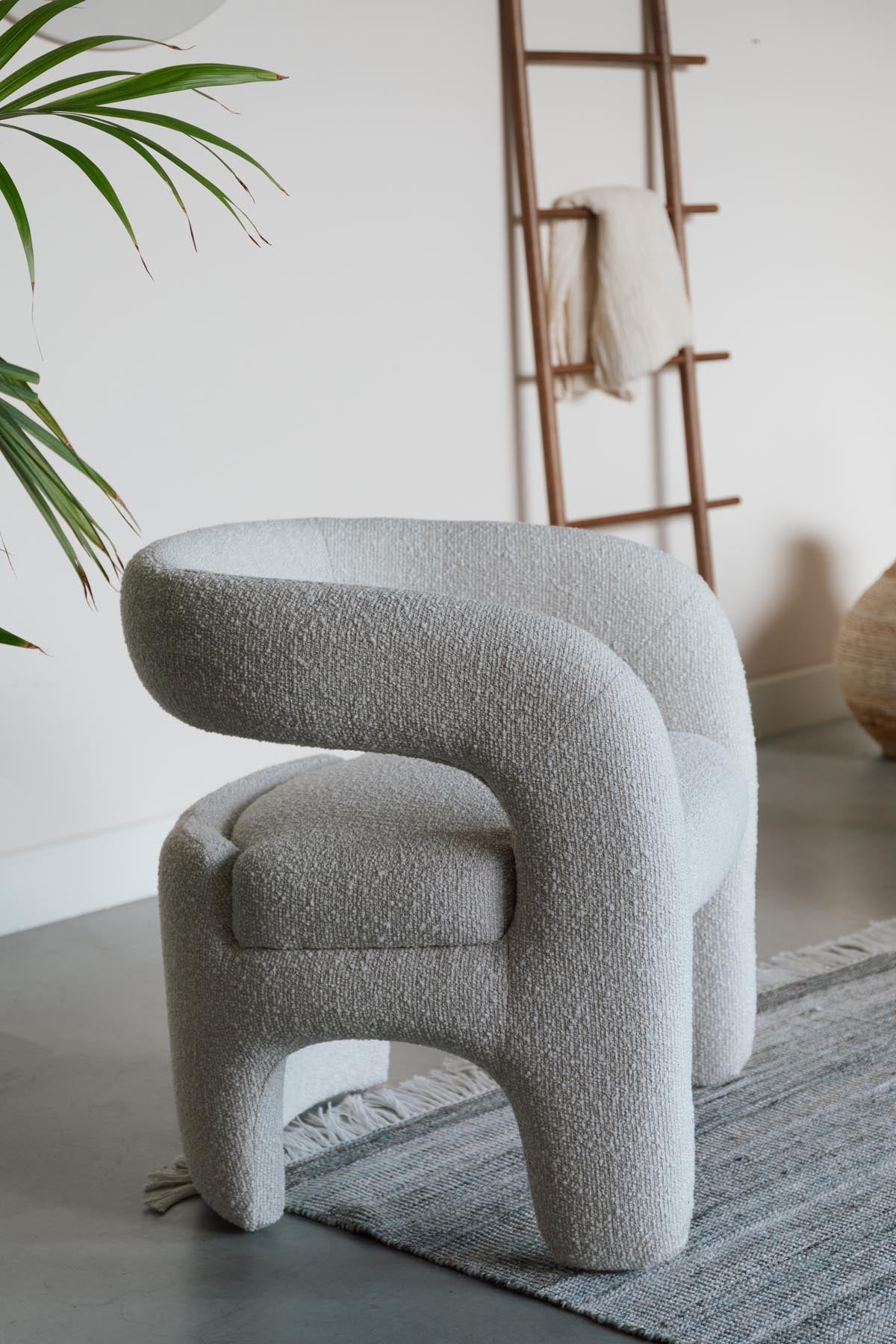 Loungesessel Nova in Weiss präsentiert im Onlineshop von KAQTU Design AG. Sessel mit Armlehnen ist von White Label Living