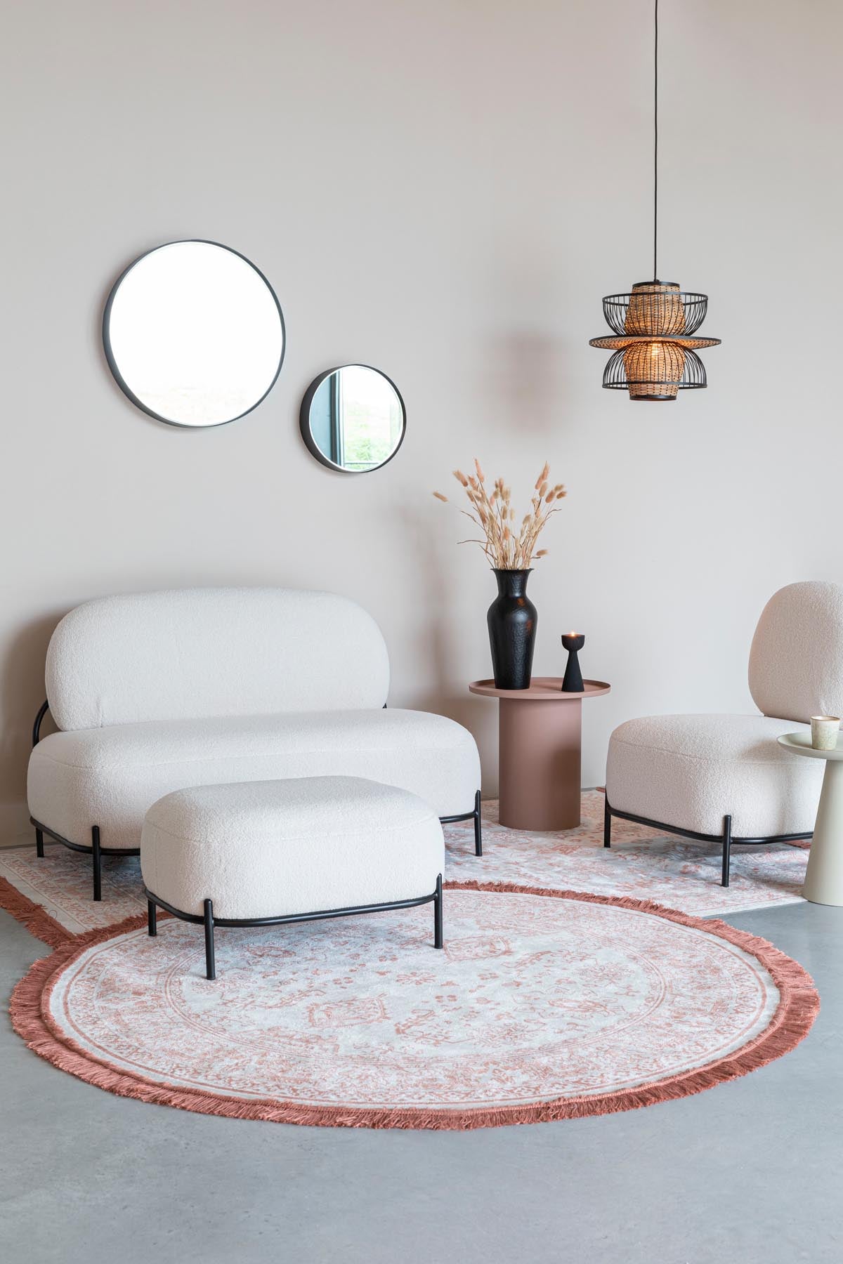 Sofa Polly in Elfenbein präsentiert im Onlineshop von KAQTU Design AG. 2er Sofa ist von White Label Living
