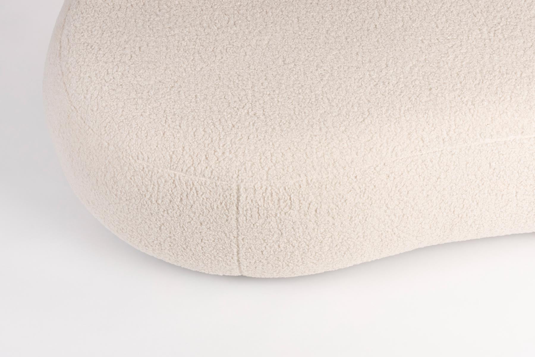 Sofa Noxx in White präsentiert im Onlineshop von KAQTU Design AG. 4er Sofa ist von White Label Living