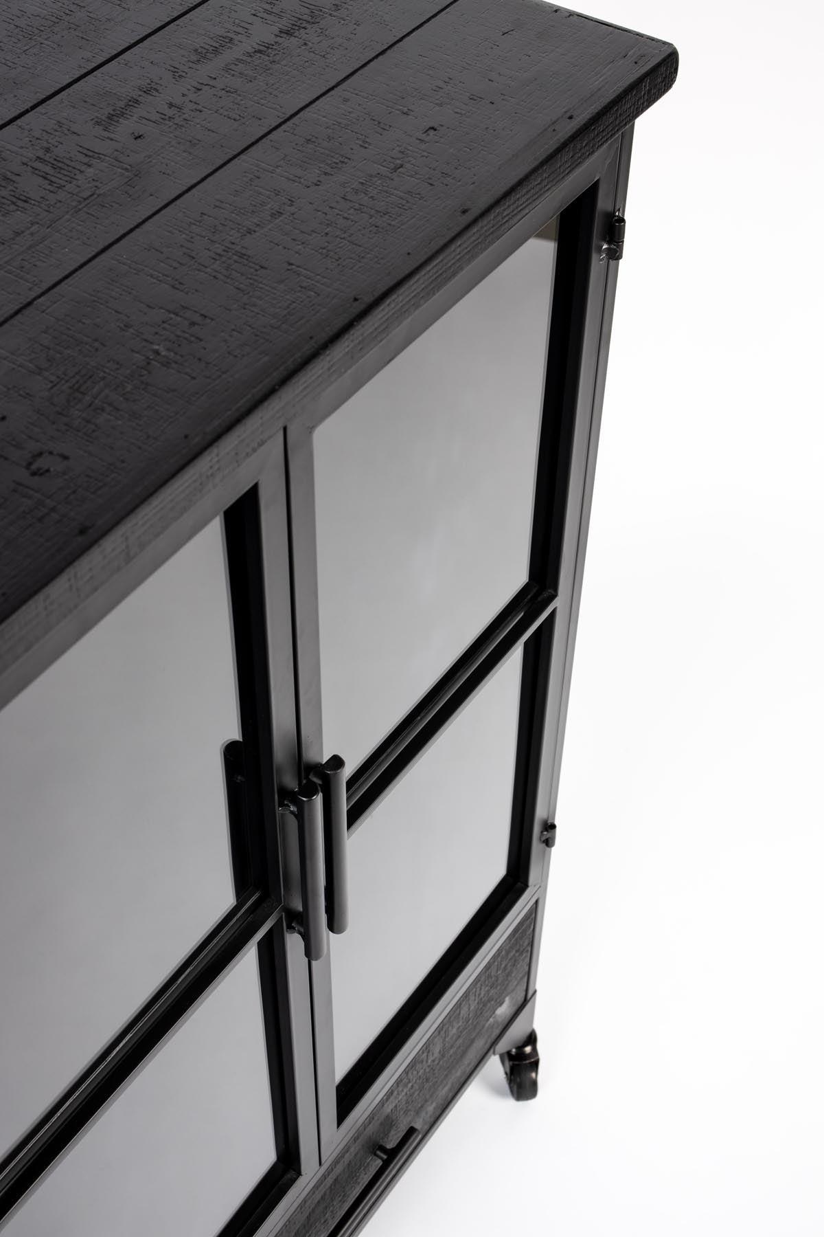Cabinet FERRE in Schwarz präsentiert im Onlineshop von KAQTU Design AG. Vitrine ist von White Label Living