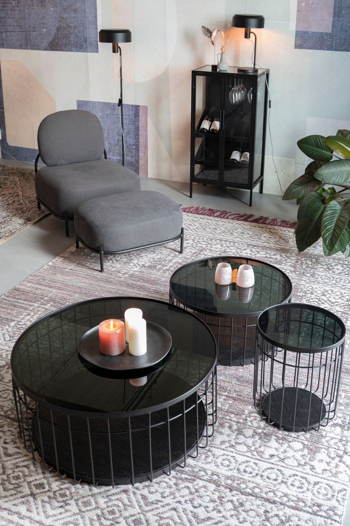 Weinregal ROB in Schwarz präsentiert im Onlineshop von KAQTU Design AG. Weinregal ist von White Label Living