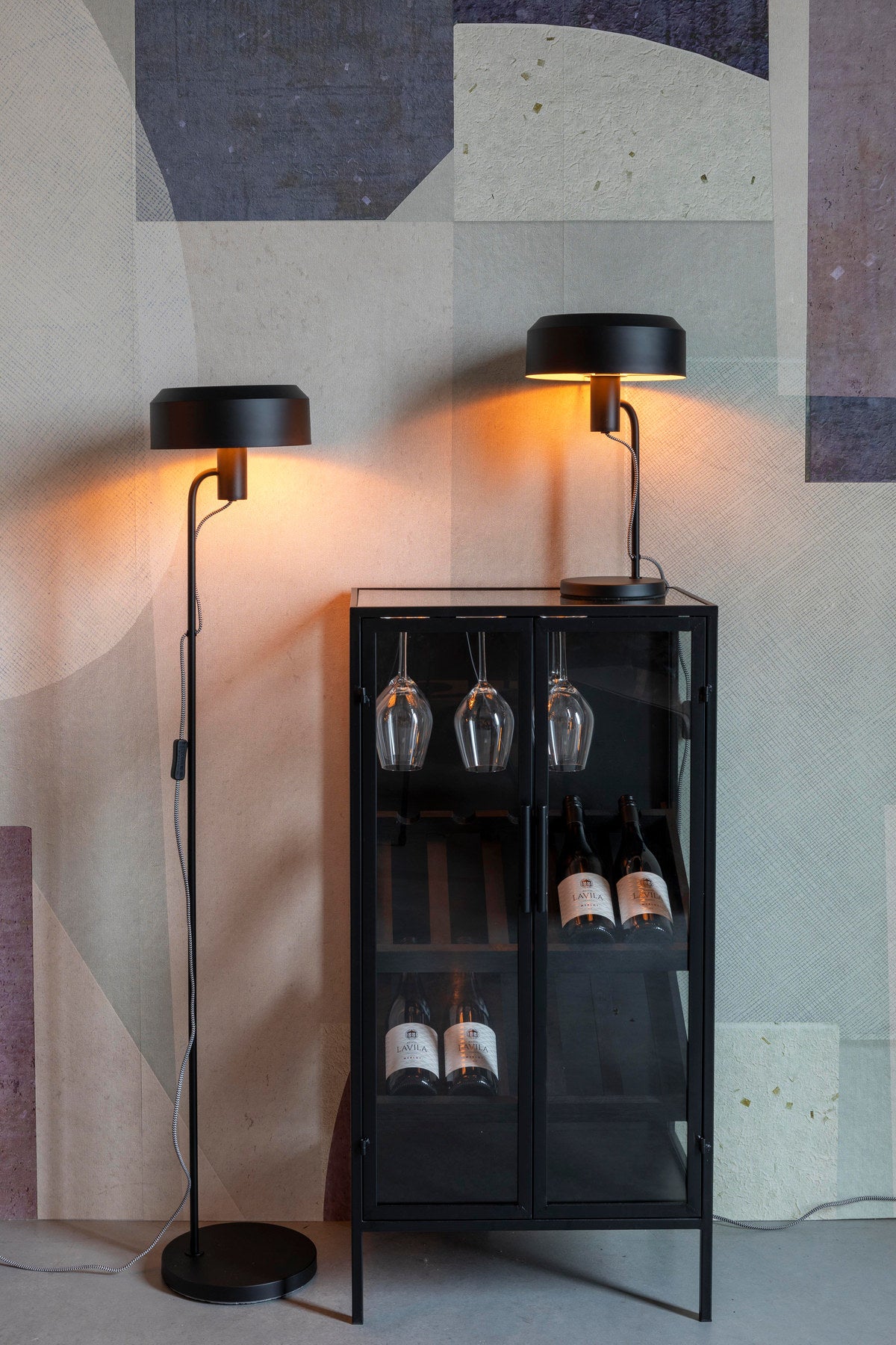 Weinregal ROB in Schwarz präsentiert im Onlineshop von KAQTU Design AG. Weinregal ist von White Label Living
