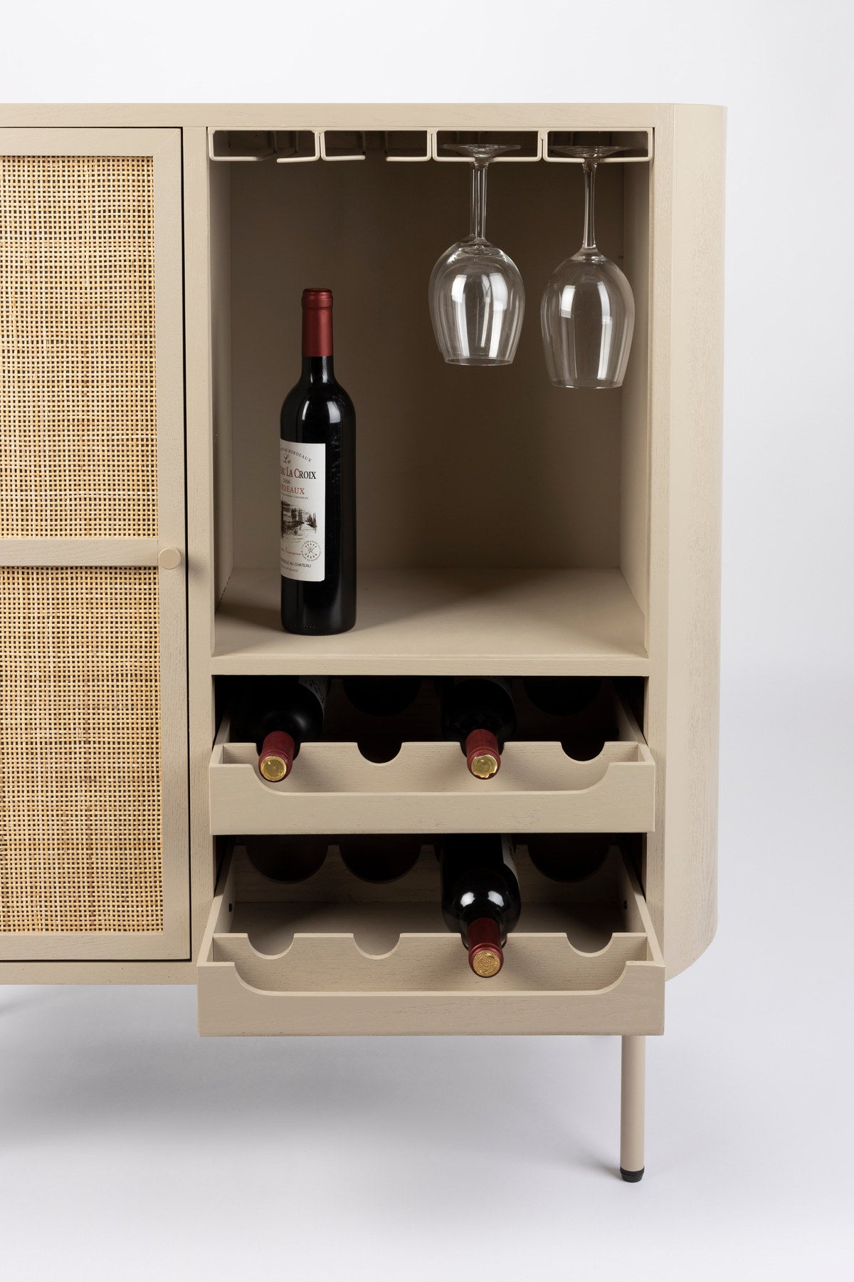 Wein CABINET AMAYA LOW in beige präsentiert im Onlineshop von KAQTU Design AG. Weinregal ist von White Label Living