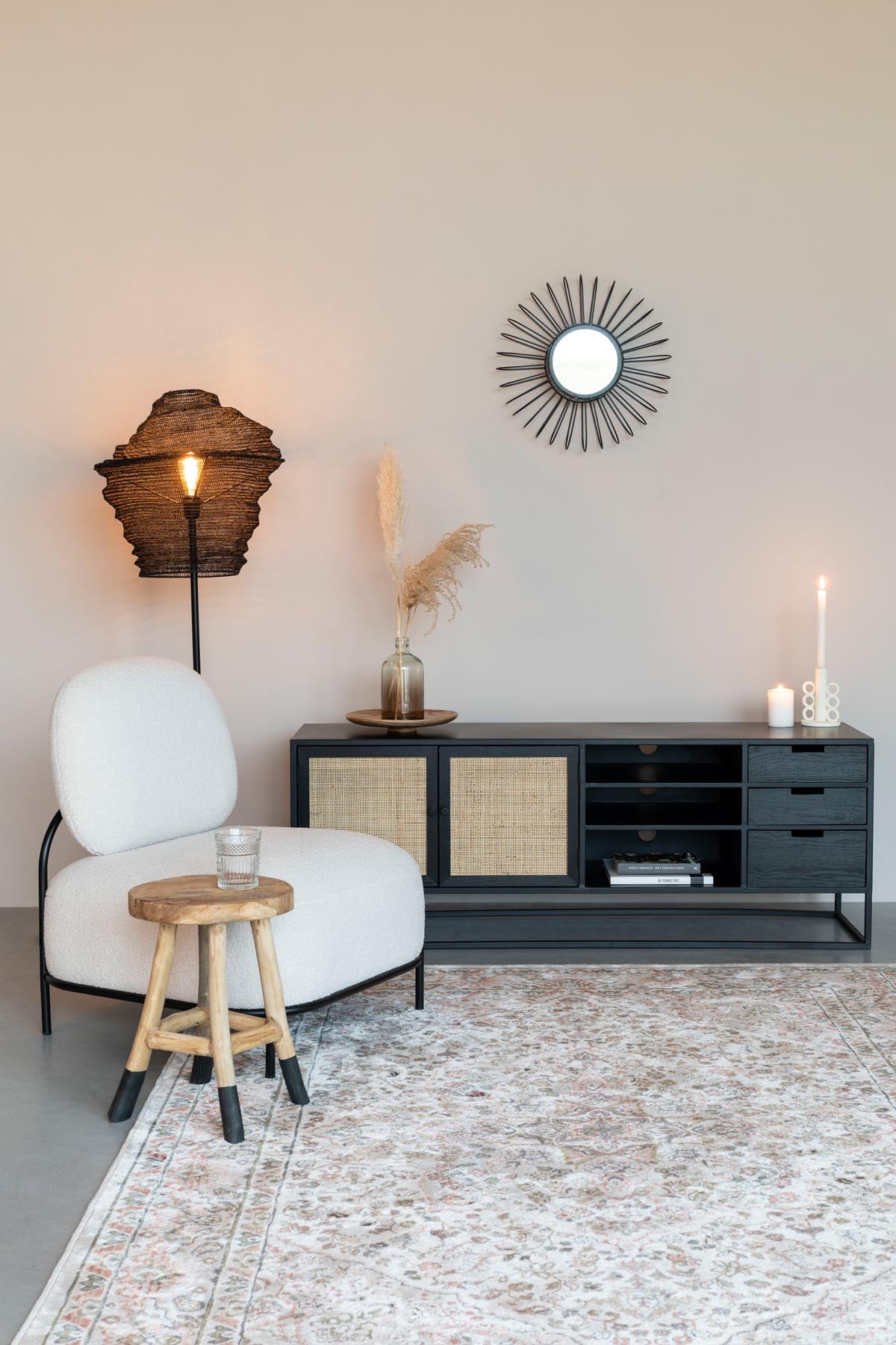 Sideboard Guuji in Schwarz/Natur präsentiert im Onlineshop von KAQTU Design AG. Sideboard ist von White Label Living
