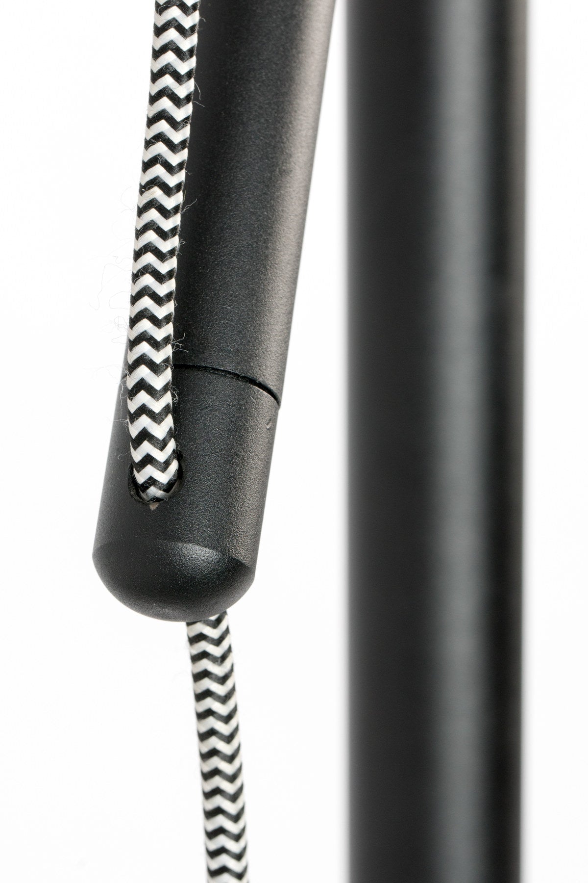 Stehleuchte TOKIO in Schwarz präsentiert im Onlineshop von KAQTU Design AG. Stehleuchte ist von White Label Living