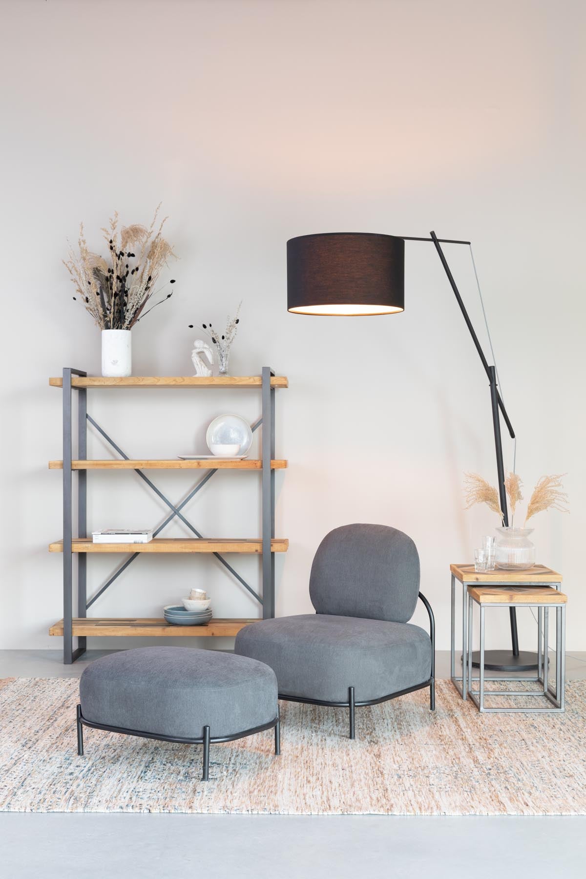 Stehleuchte TOKIO in Schwarz präsentiert im Onlineshop von KAQTU Design AG. Stehleuchte ist von White Label Living