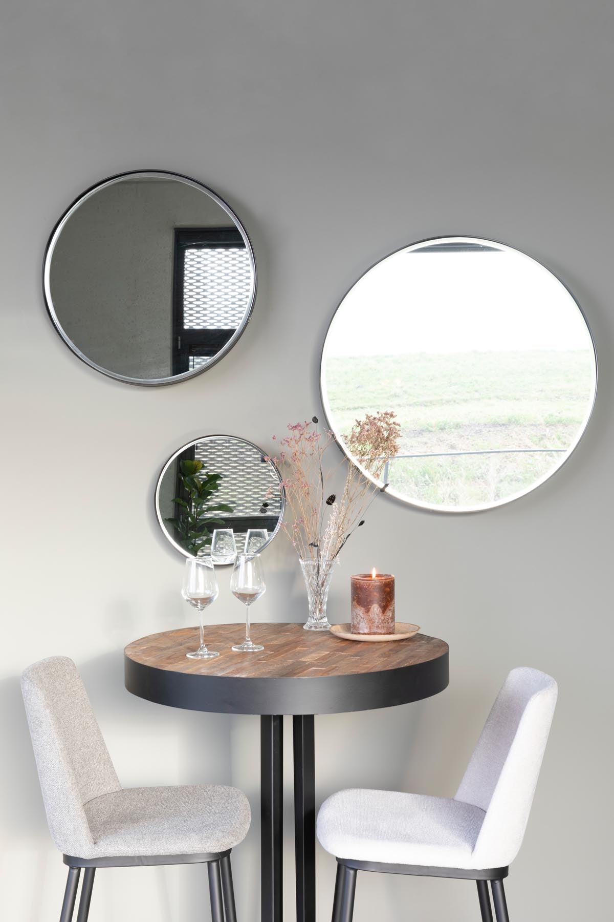 Spiegel Raj in Schwarz präsentiert im Onlineshop von KAQTU Design AG. Spiegel ist von White Label Living