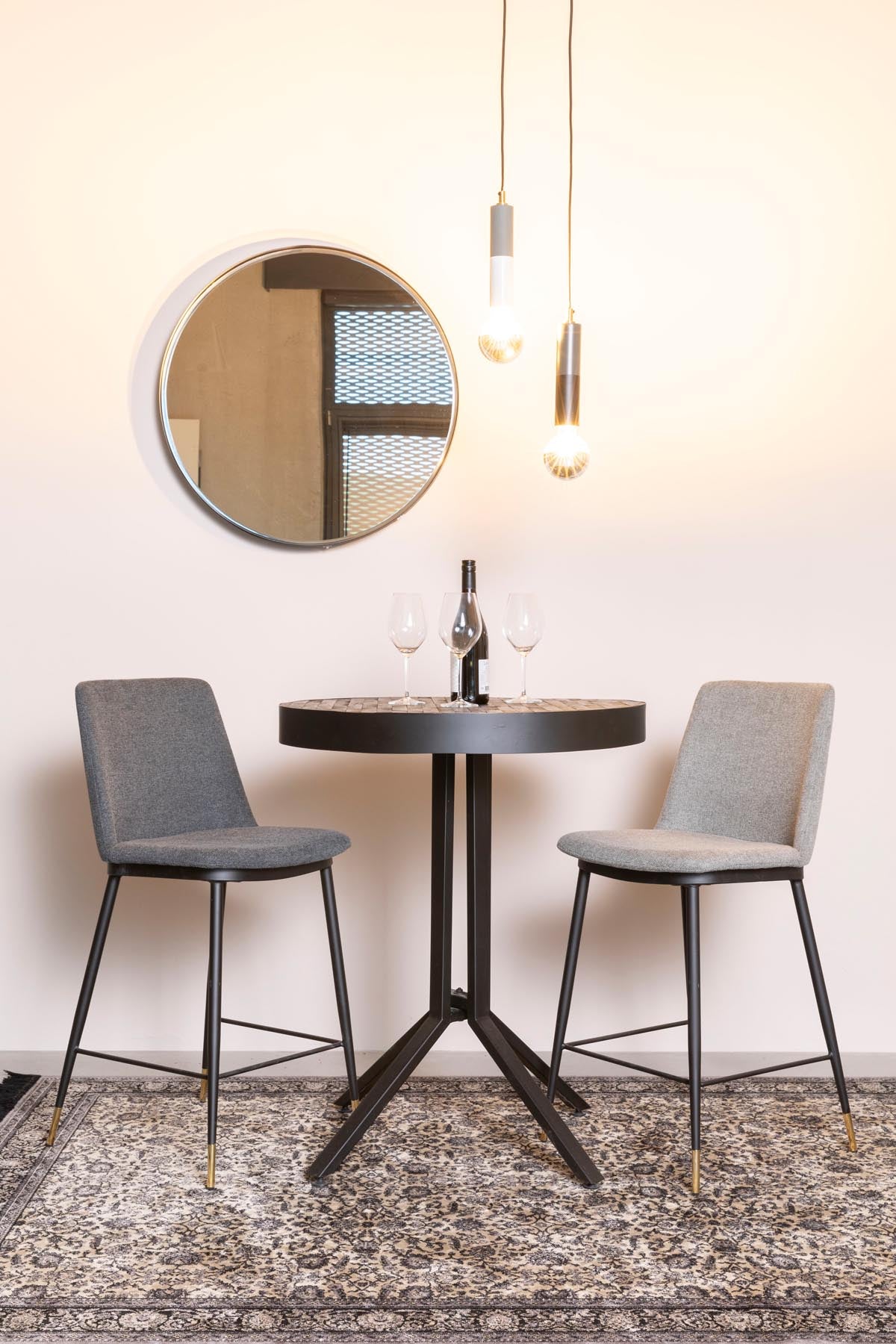 Spiegel Raj in Schwarz präsentiert im Onlineshop von KAQTU Design AG. Spiegel ist von White Label Living