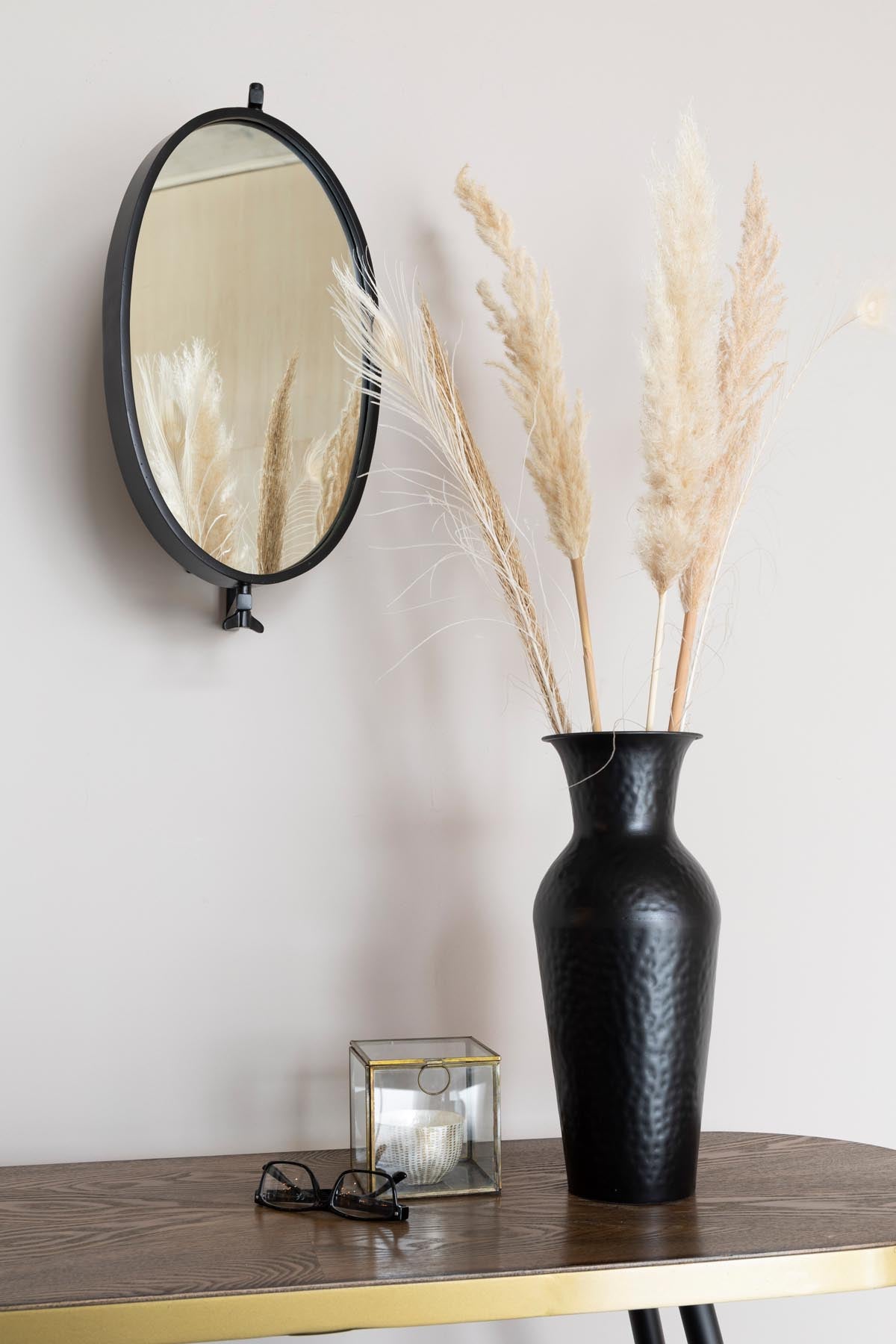 Spiegel LARA in Schwarz präsentiert im Onlineshop von KAQTU Design AG. Wandspiegel ist von White Label Living