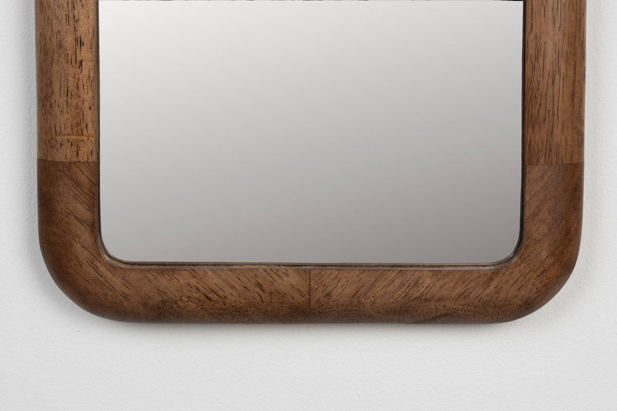 Nyko Spiegel Rechteck M in beige präsentiert im Onlineshop von KAQTU Design AG. Wandspiegel ist von White Label Living