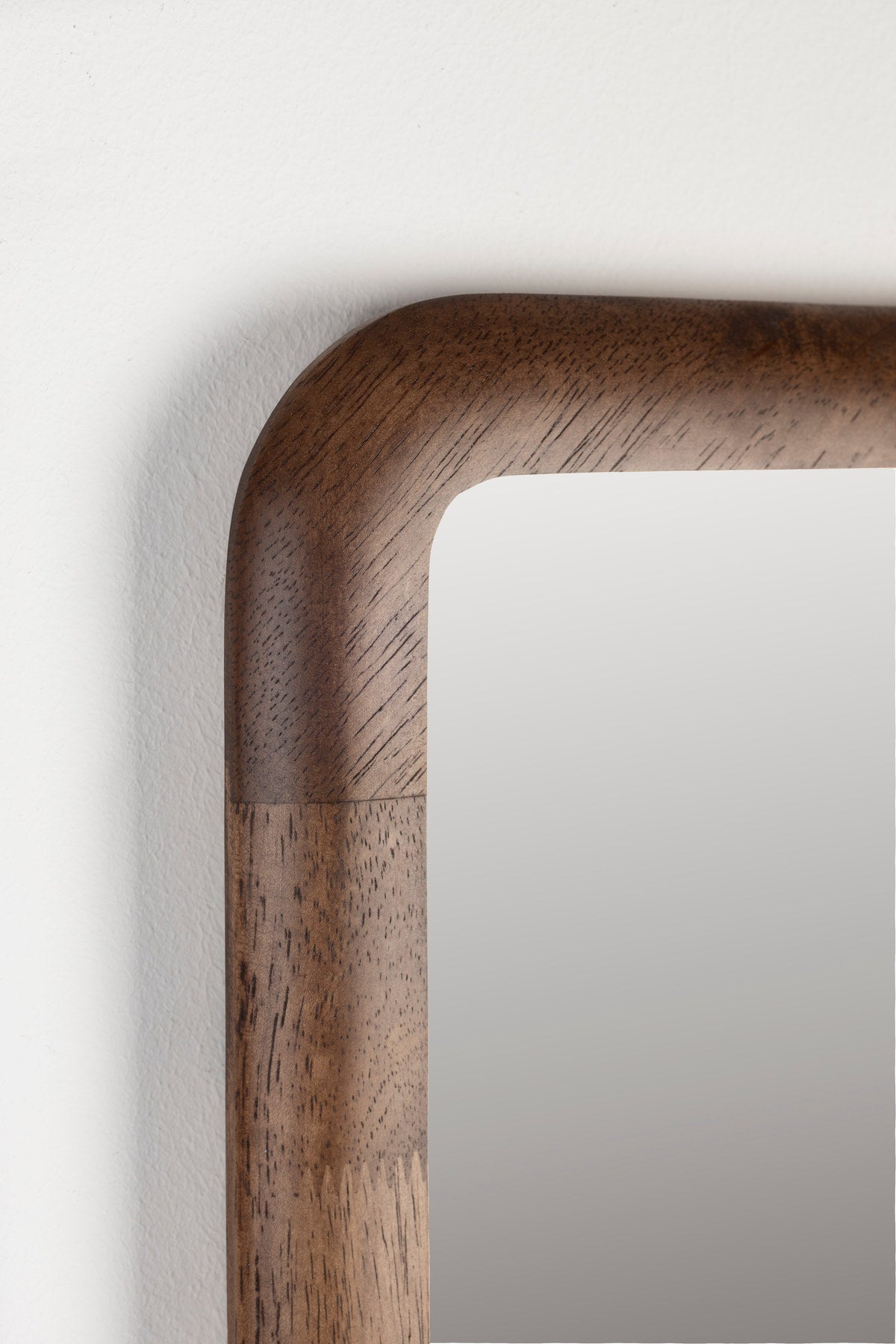 Nyko Spiegel Rechteck M in beige präsentiert im Onlineshop von KAQTU Design AG. Wandspiegel ist von White Label Living