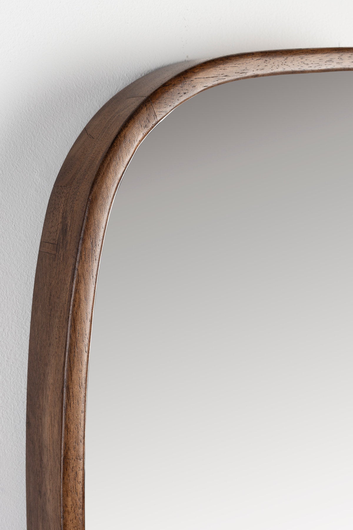Nyko Mirror M in beige präsentiert im Onlineshop von KAQTU Design AG. Wandspiegel ist von White Label Living
