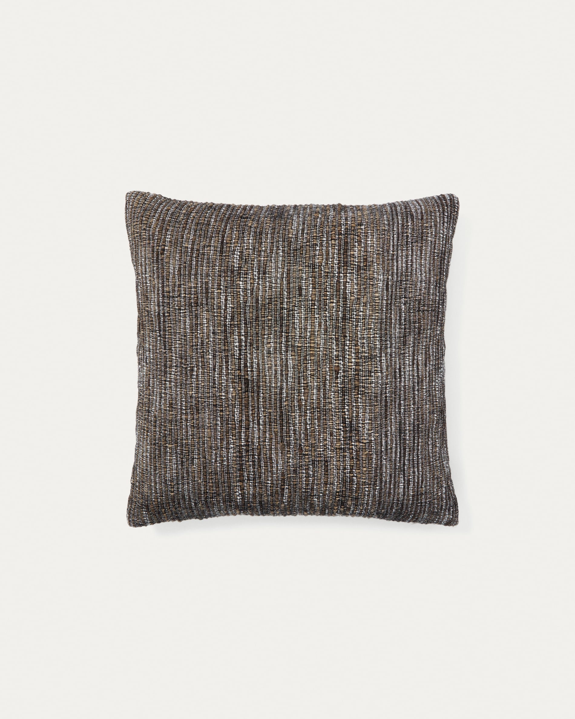 Kissenbezug Gulbe aus Seide und Baumwolle mehrfarbig 45 x 45 cm in Braun präsentiert im Onlineshop von KAQTU Design AG. Deko Kissenbezug ist von Kave Home