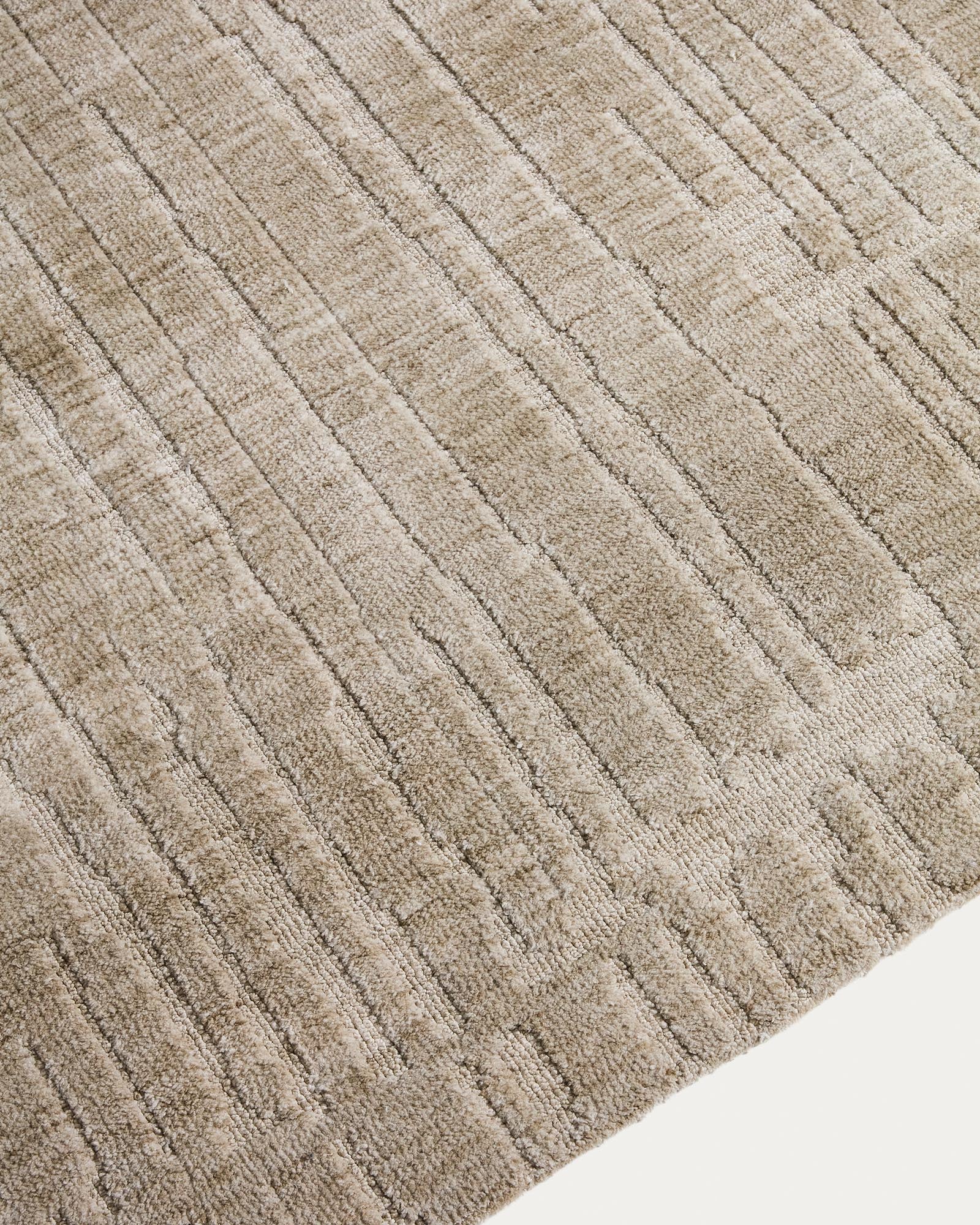 Grüner Teppich Eriana aus Baumwollmischung, 200 x 300 cm, stilvolles Wohnaccessoire von Kave Home für ein modernes Ambiente.