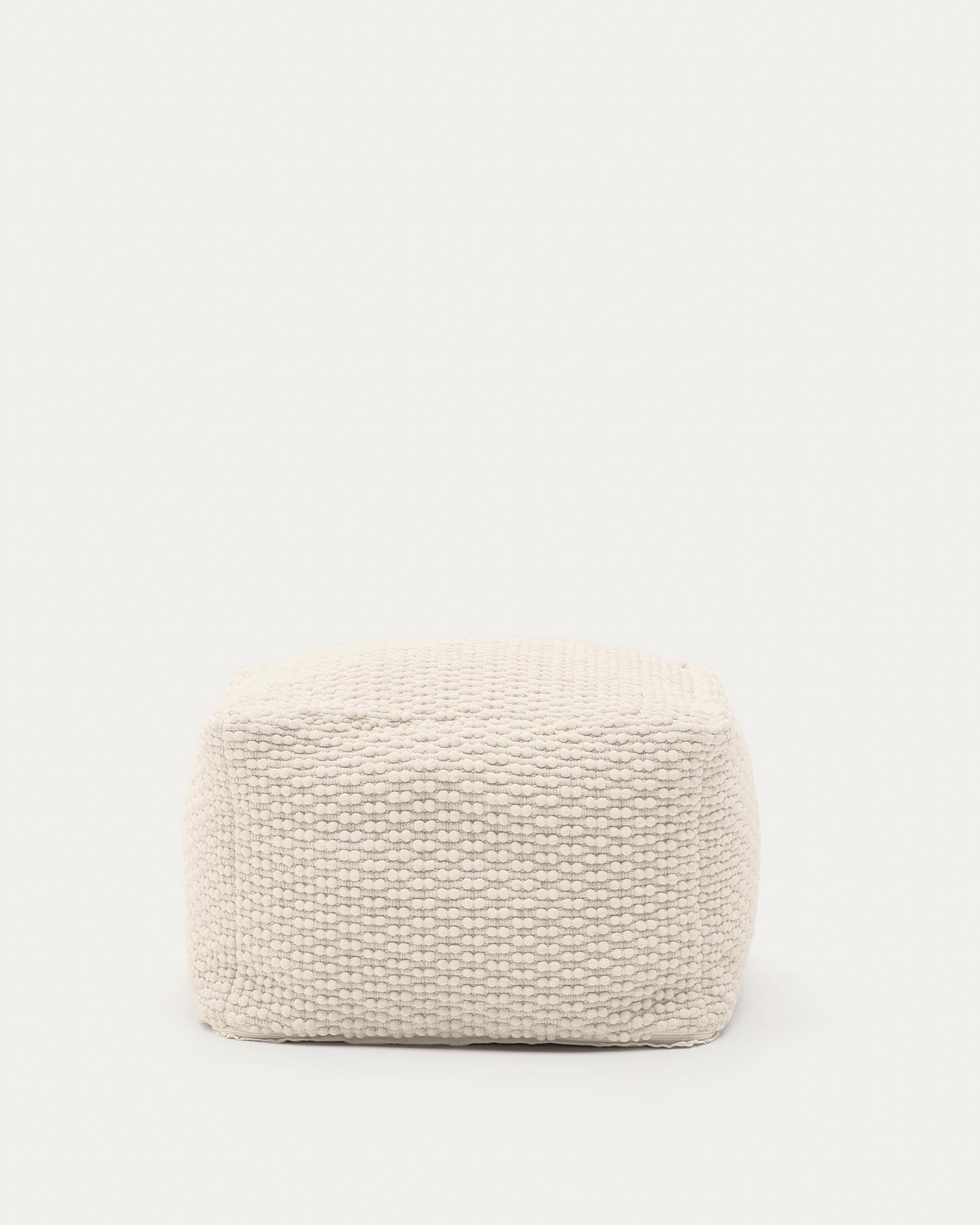 Mascarell Pouf aus Baumwolle und Polyester weiß 60 x 60 cm in Weiß präsentiert im Onlineshop von KAQTU Design AG. Pouf ist von Kave Home