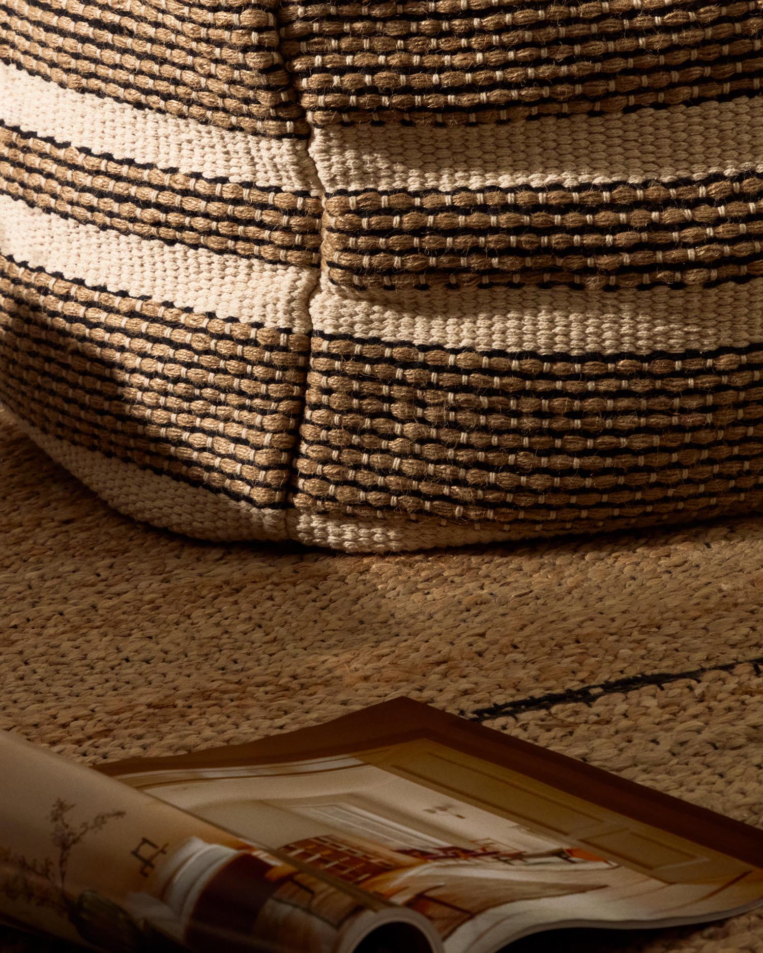 Pouf-Hülle Aylin aus Baumwolle mit Jutestickerei in Beige 60 x 60 cm in Natur präsentiert im Onlineshop von KAQTU Design AG. Pouf ist von Kave Home