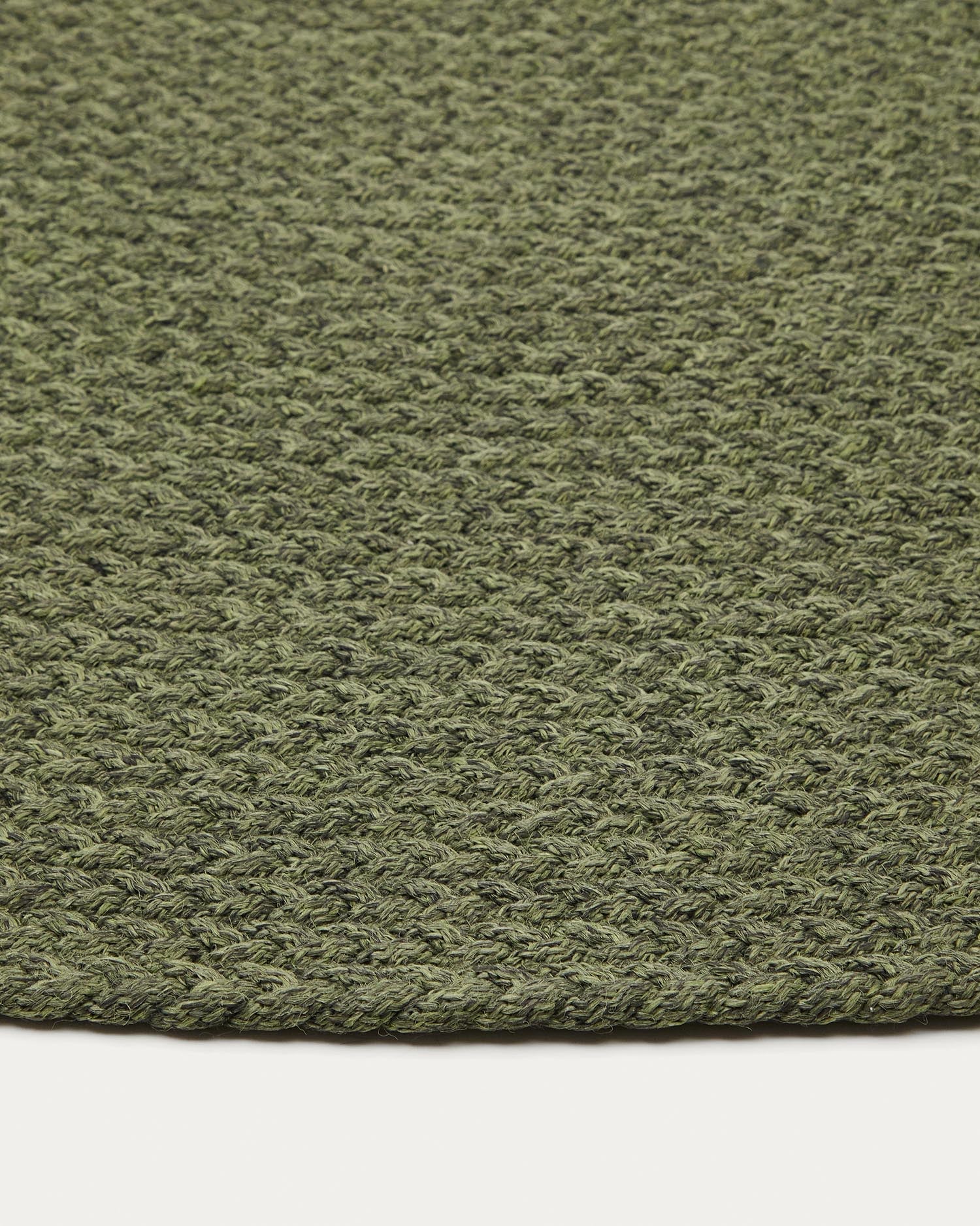Teppich Despas aus synthetischen Fasern grün Ø150 cm   in Grün präsentiert im Onlineshop von KAQTU Design AG. Teppich ist von Kave Home
