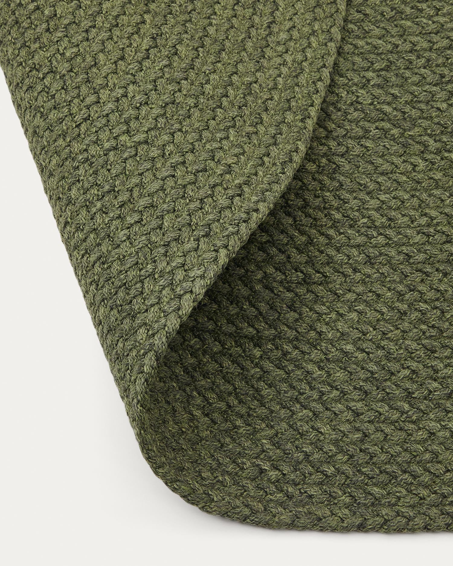 Teppich Despas aus synthetischen Fasern grün Ø150 cm   in Grün präsentiert im Onlineshop von KAQTU Design AG. Teppich ist von Kave Home