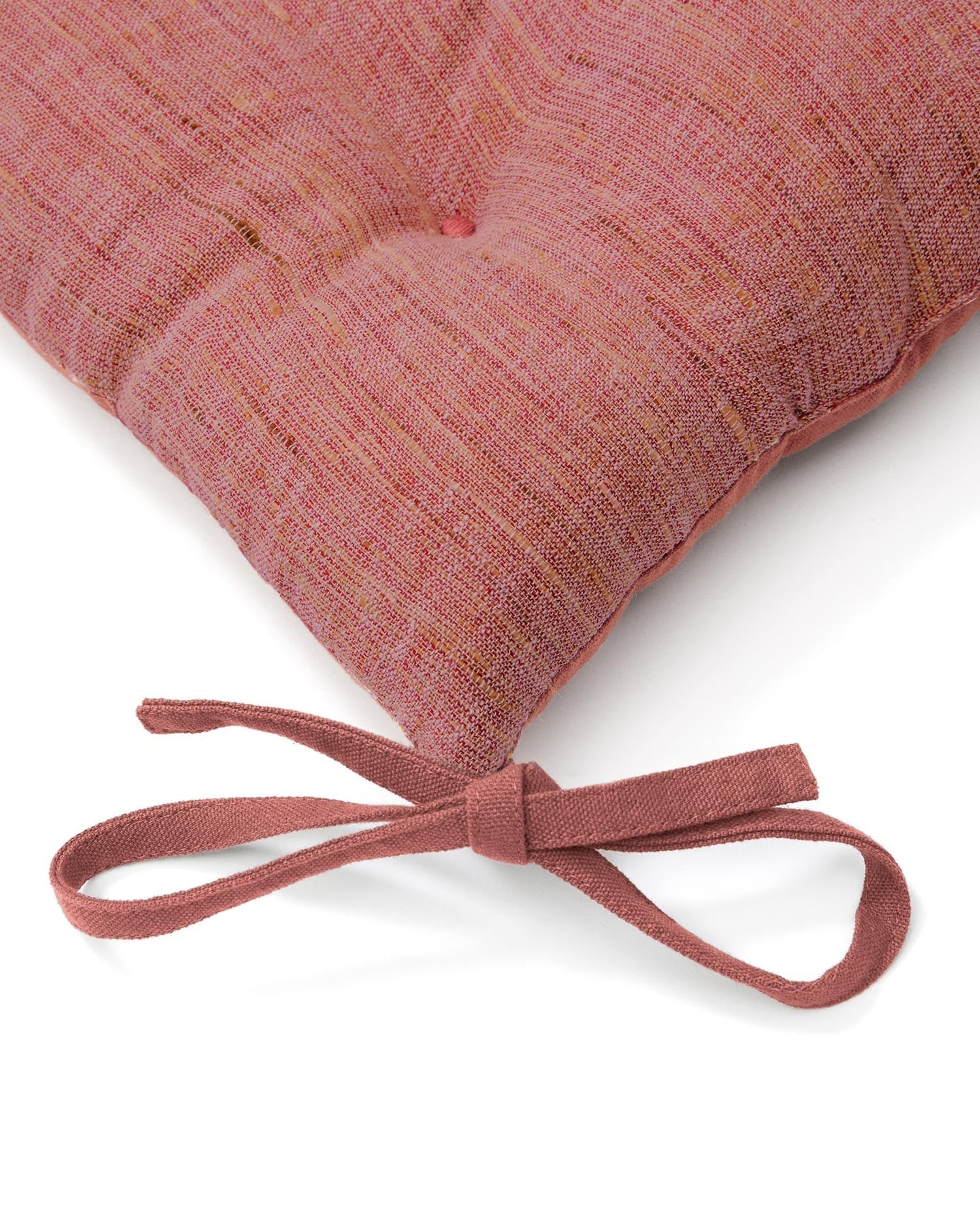 Rosafarbenes Stuhlkissen Aren 45 x 45 cm in  präsentiert im Onlineshop von KAQTU Design AG. Sitzkissen ist von Kave Home