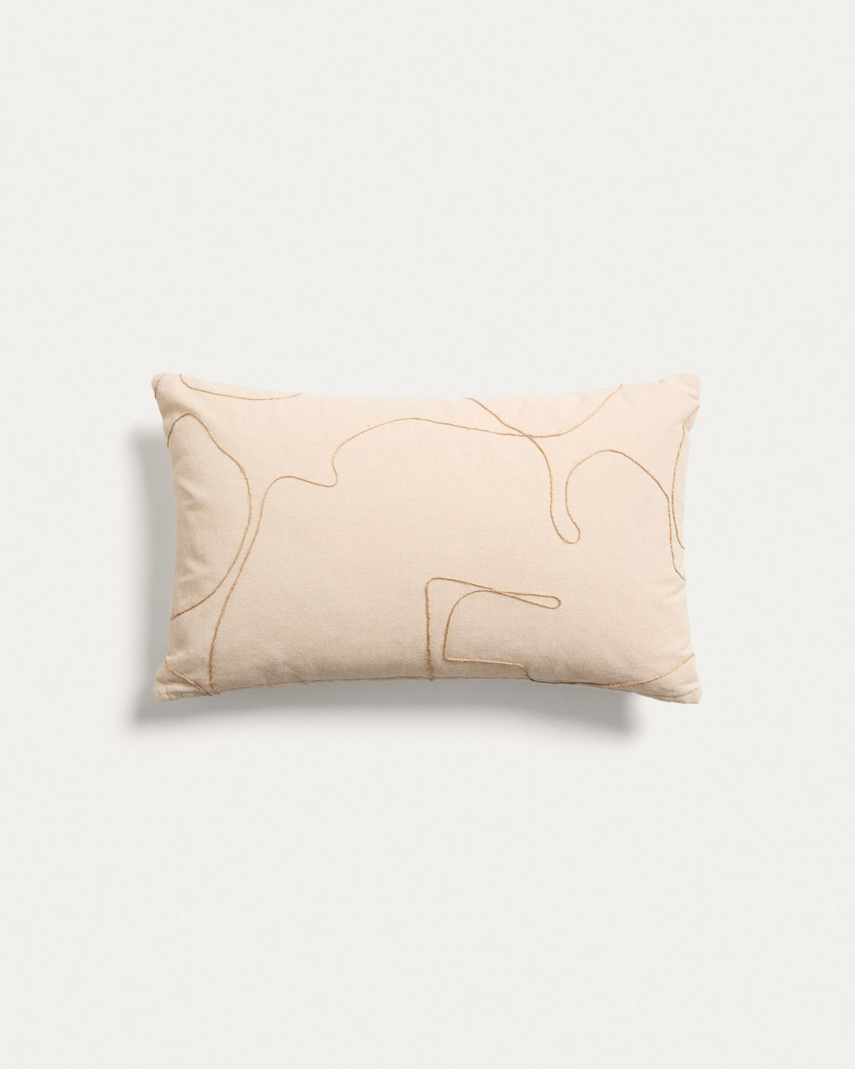 Kissenbezug Dibel aus ecrufarbener Baumwolle mit beiger Stickerei, 30 x 50 cm in Beige präsentiert im Onlineshop von KAQTU Design AG. Deko Kissenbezug ist von Kave Home