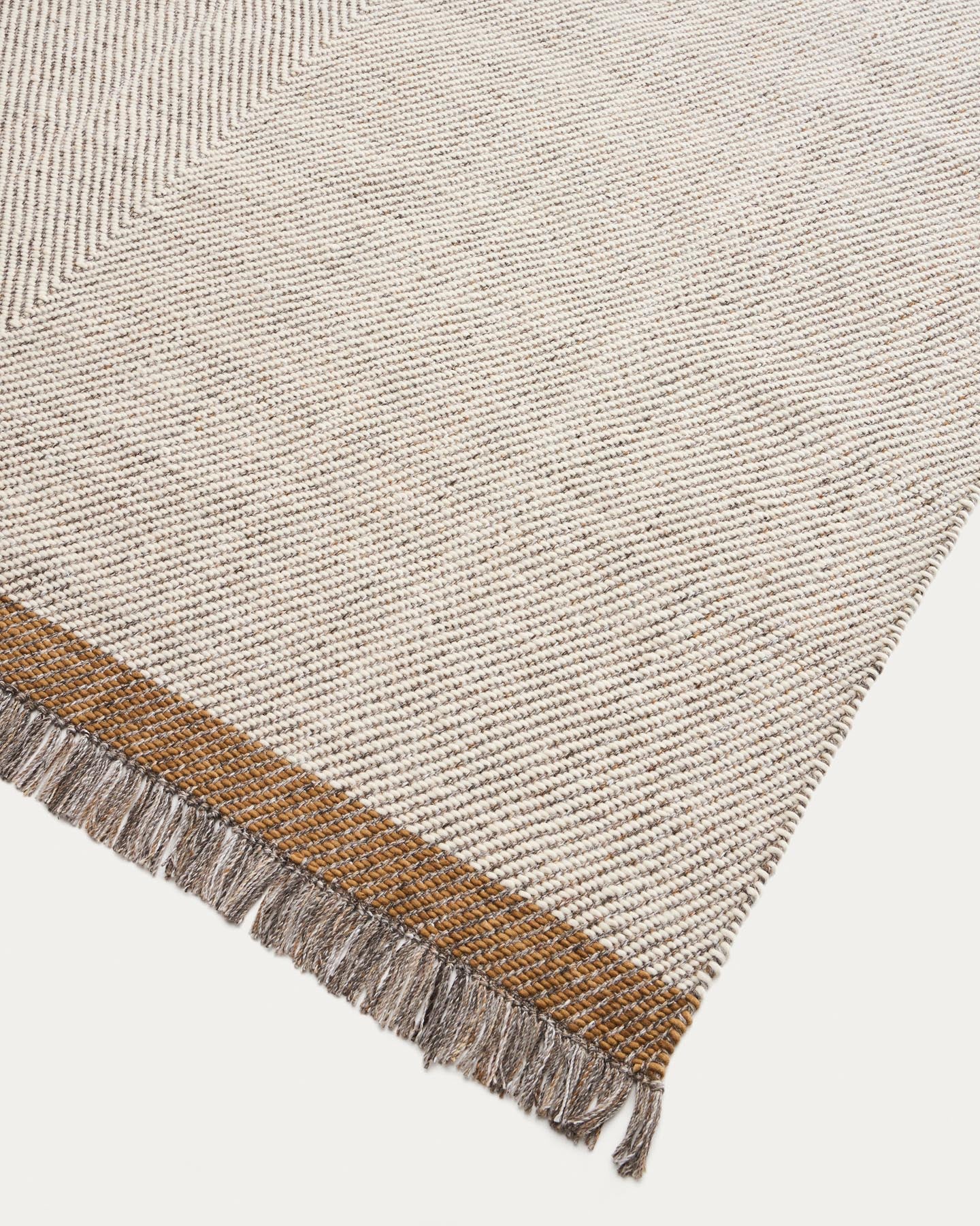 Wollteppich Brina mit Jacquard-Fischgrätmuster, beige, 230 x 160 cm in Beige präsentiert im Onlineshop von KAQTU Design AG. Teppich ist von Kave Home