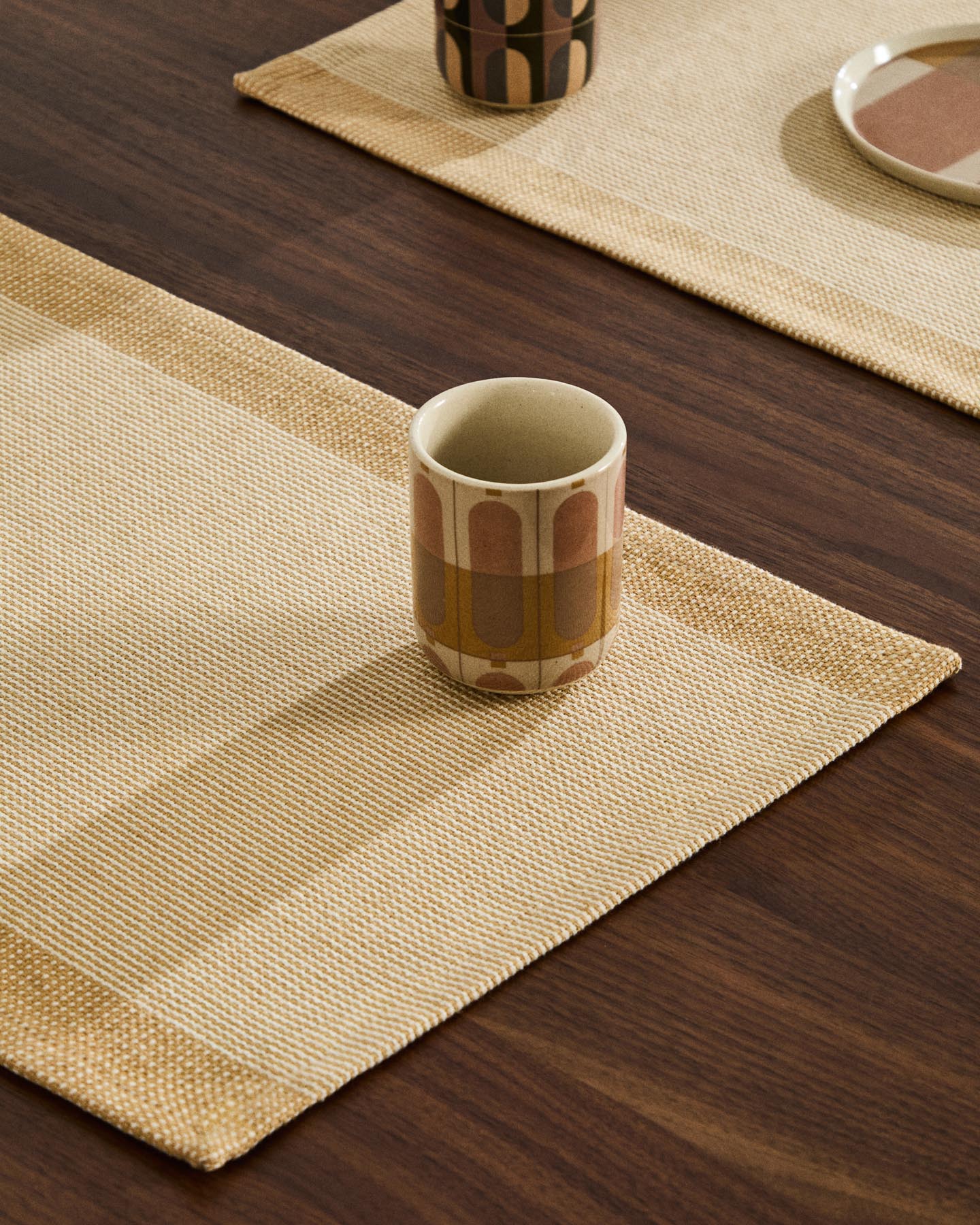 Set Briven mit 2 Tischdecken aus 100 % Baumwolle, Beige, 35 x 50 cm in Beige präsentiert im Onlineshop von KAQTU Design AG. Tischset ist von Kave Home