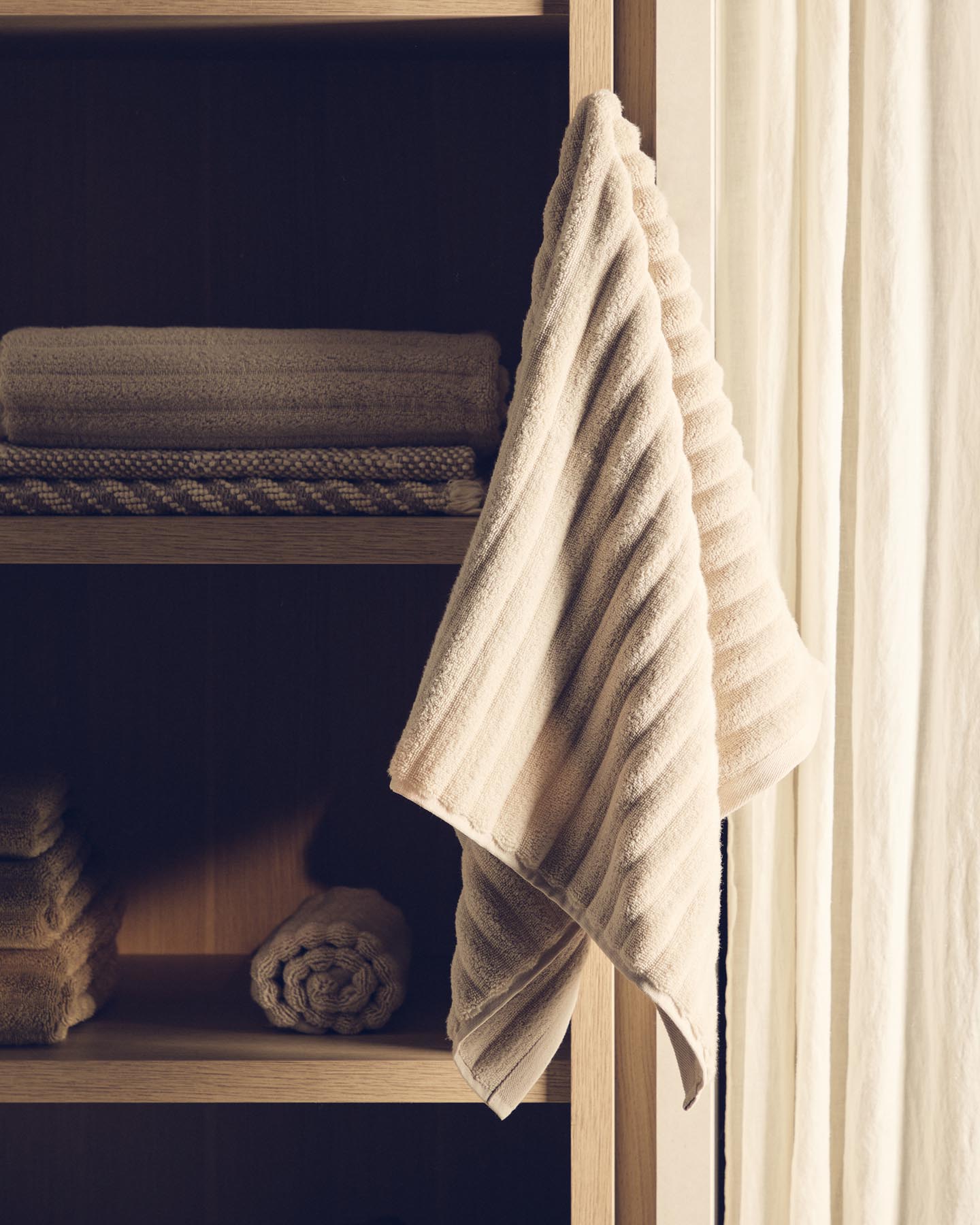 Toilettenhandtuch Navira aus 100 % Baumwolle, beige, 30 x 50 cm in Beige präsentiert im Onlineshop von KAQTU Design AG. Handtuch ist von Kave Home