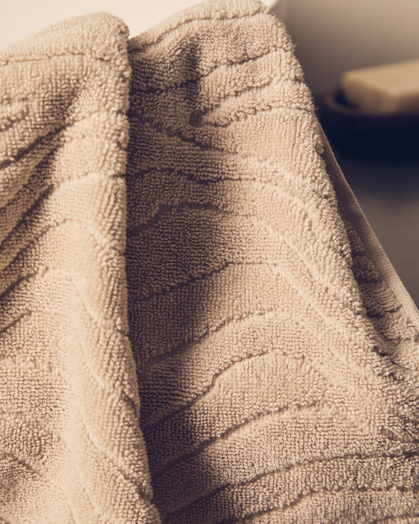 Toilettenhandtuch Dalira aus 100 % Baumwolle mit Jacquard-Zebramuster, beige, 30 x 50 cm in Beige präsentiert im Onlineshop von KAQTU Design AG. Handtuch ist von Kave Home