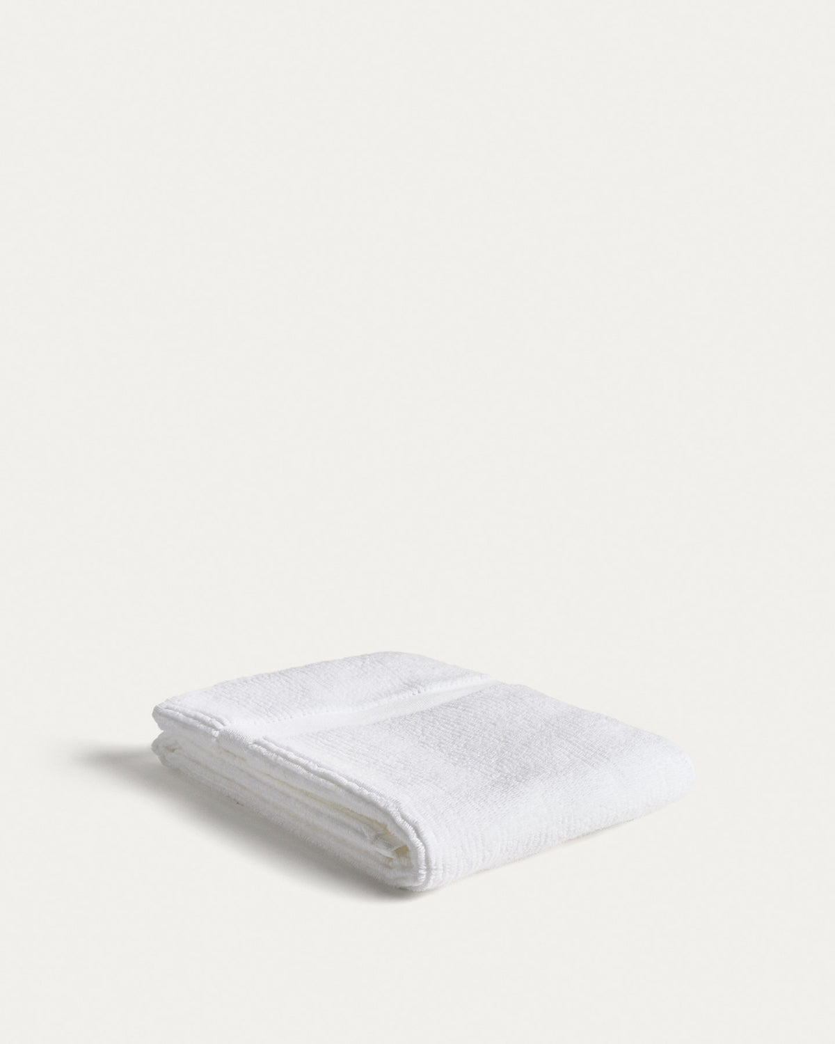 Handtuch Olvira aus 100 % Baumwolle mit Jacquard-Muster, weiss, 50 x 90 cm in Weiss präsentiert im Onlineshop von KAQTU Design AG. Handtuch ist von Kave Home