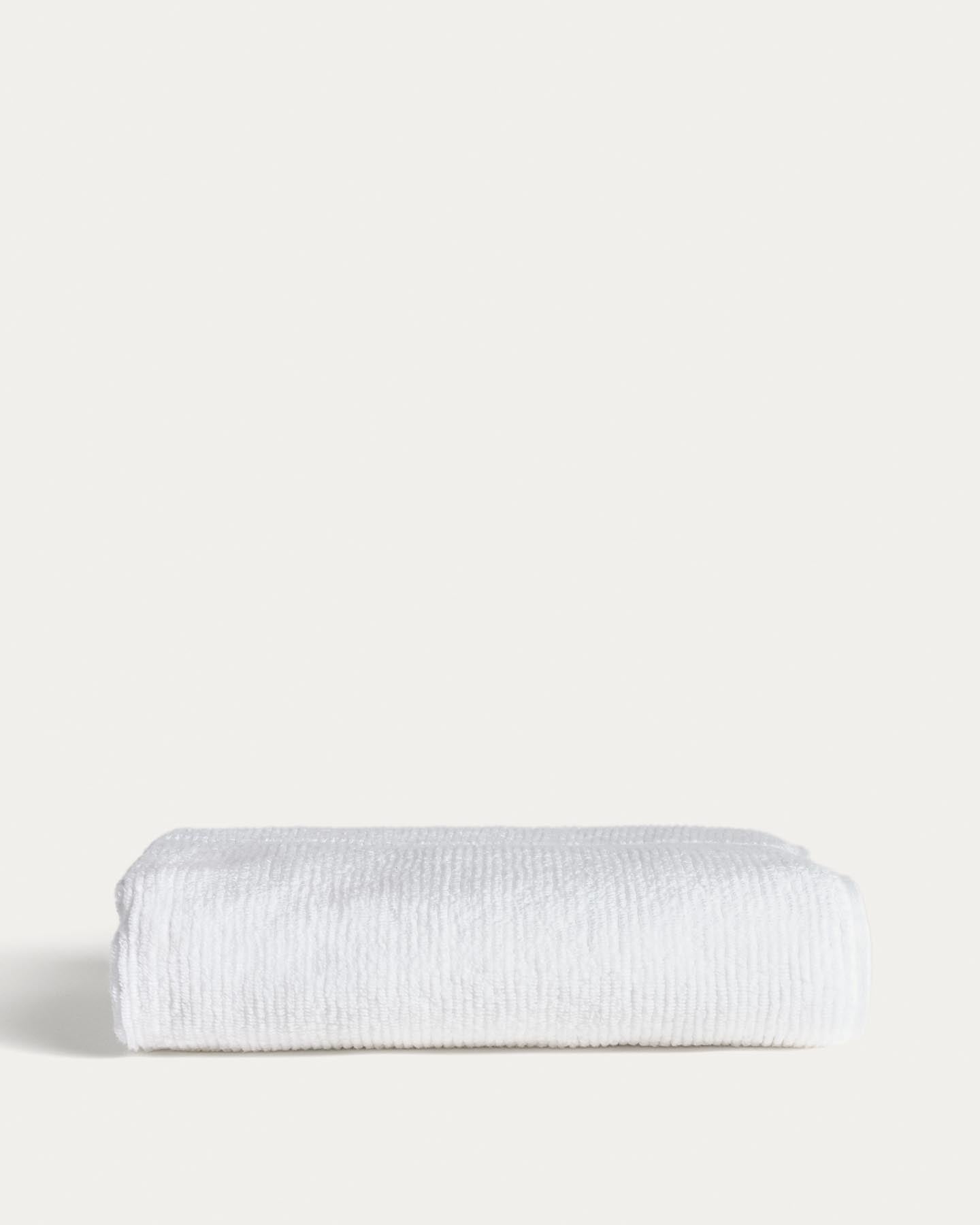 Badetuch Olvira aus 100 % Baumwolle mit Jacquard-Muster, weiss, 70 x 140 cm in Weiss präsentiert im Onlineshop von KAQTU Design AG. Handtuch ist von Kave Home