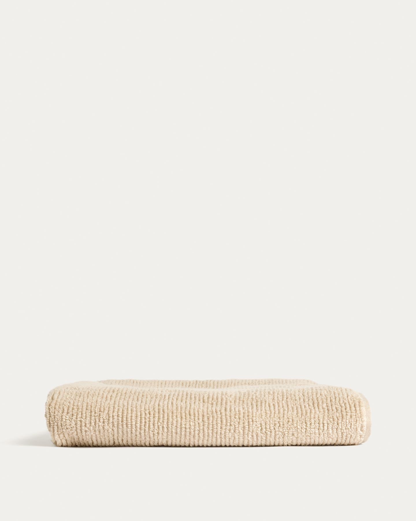 Badetuch Olvira aus 100 % Baumwolle mit Jacquard-Muster, beige, 70 x 140 cm in Beige präsentiert im Onlineshop von KAQTU Design AG. Handtuch ist von Kave Home