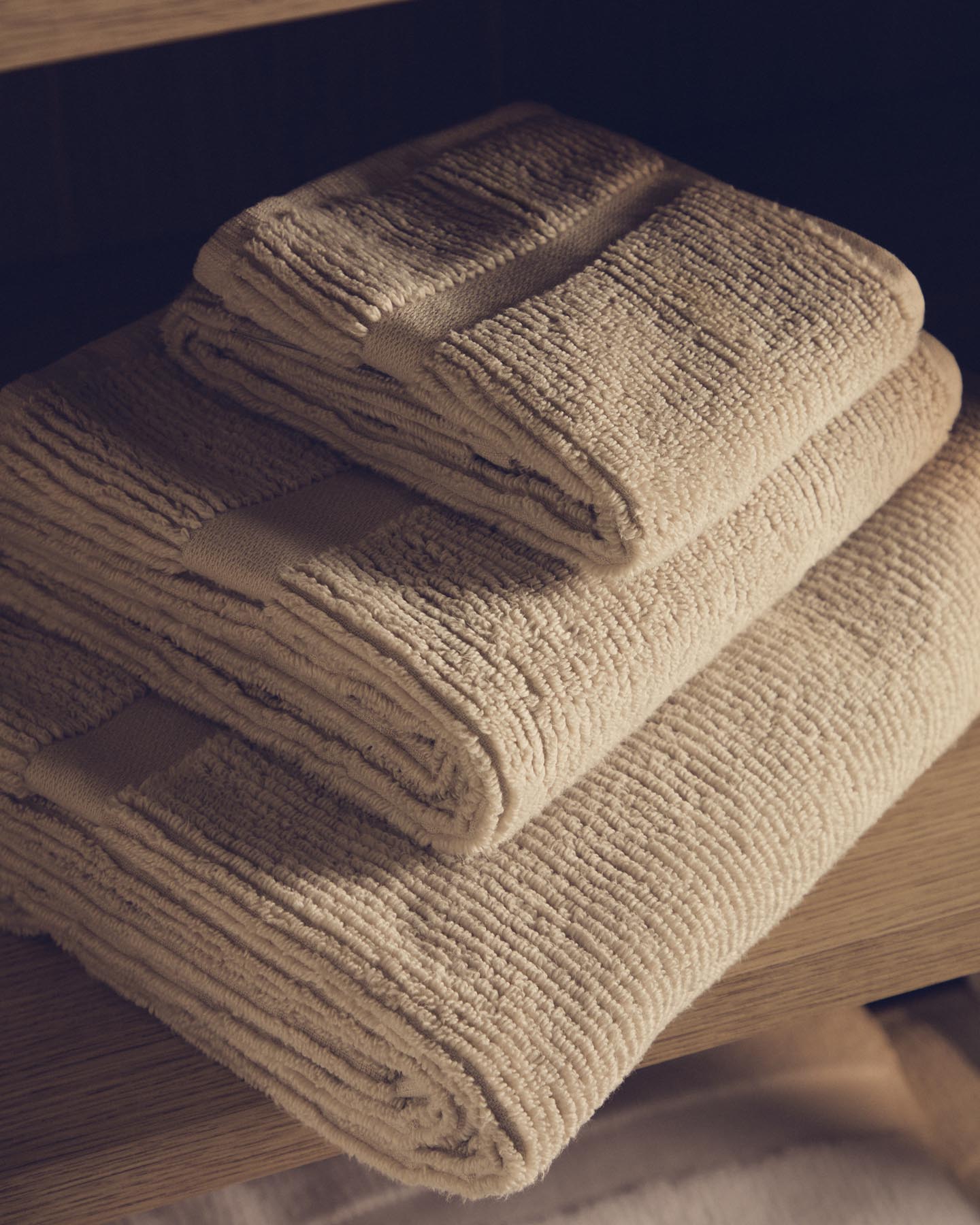 Badetuch Olvira aus 100 % Baumwolle mit Jacquard-Muster, beige, 70 x 140 cm in Beige präsentiert im Onlineshop von KAQTU Design AG. Handtuch ist von Kave Home