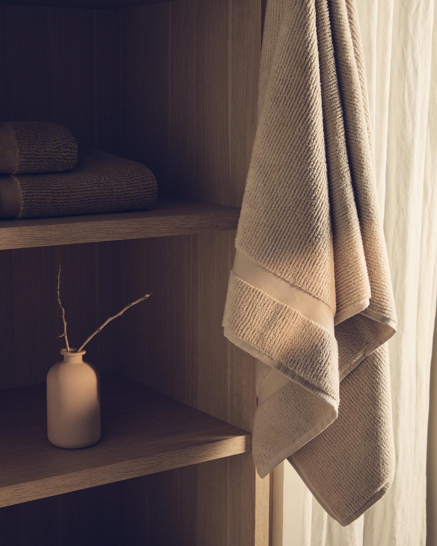 Badetuch Olvira aus 100 % Baumwolle mit Jacquard-Muster, beige, 70 x 140 cm in Beige präsentiert im Onlineshop von KAQTU Design AG. Handtuch ist von Kave Home