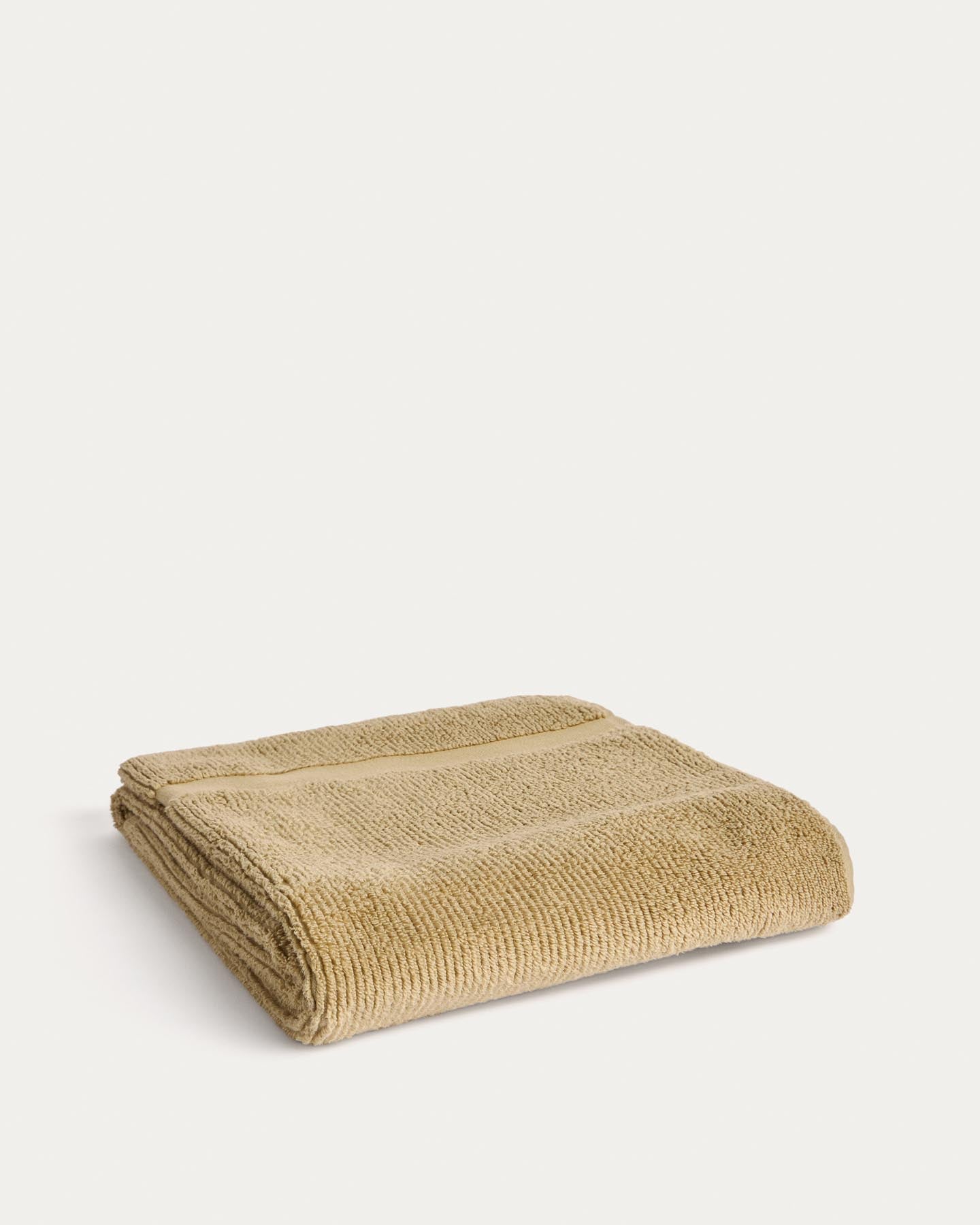 Badetuch Olvira aus 100 % Baumwolle mit Jacquard-Bordüre, dunkelgrün, 70 x 140 cm in Dunkelgrün präsentiert im Onlineshop von KAQTU Design AG. Badetuch ist von Kave Home