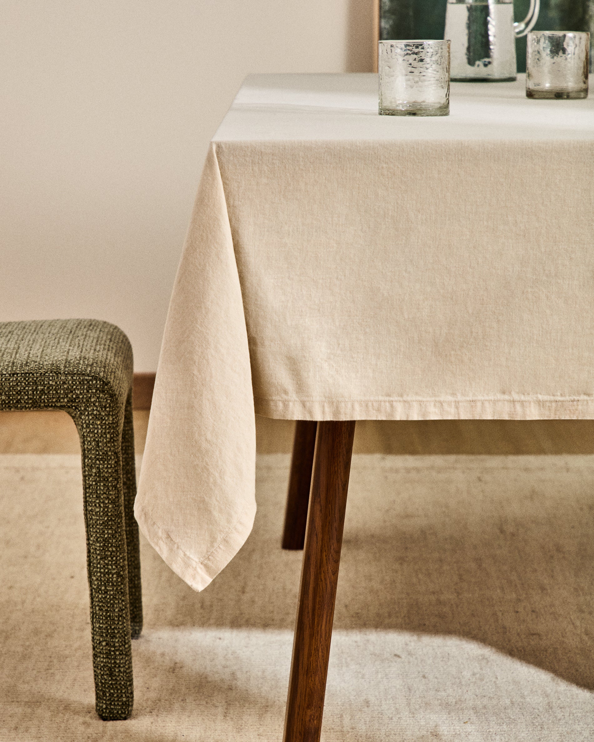 Tischdecke Aldine Baumwolle und Leinen in Steingrau 170 x 250 cm in Steinfarben präsentiert im Onlineshop von KAQTU Design AG. Tischdecke ist von Kave Home